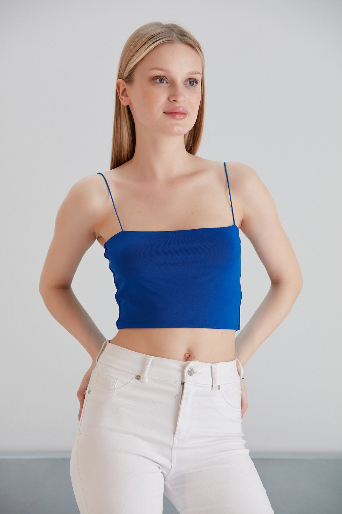 Kadın Askılı Şık Croptop Bluz