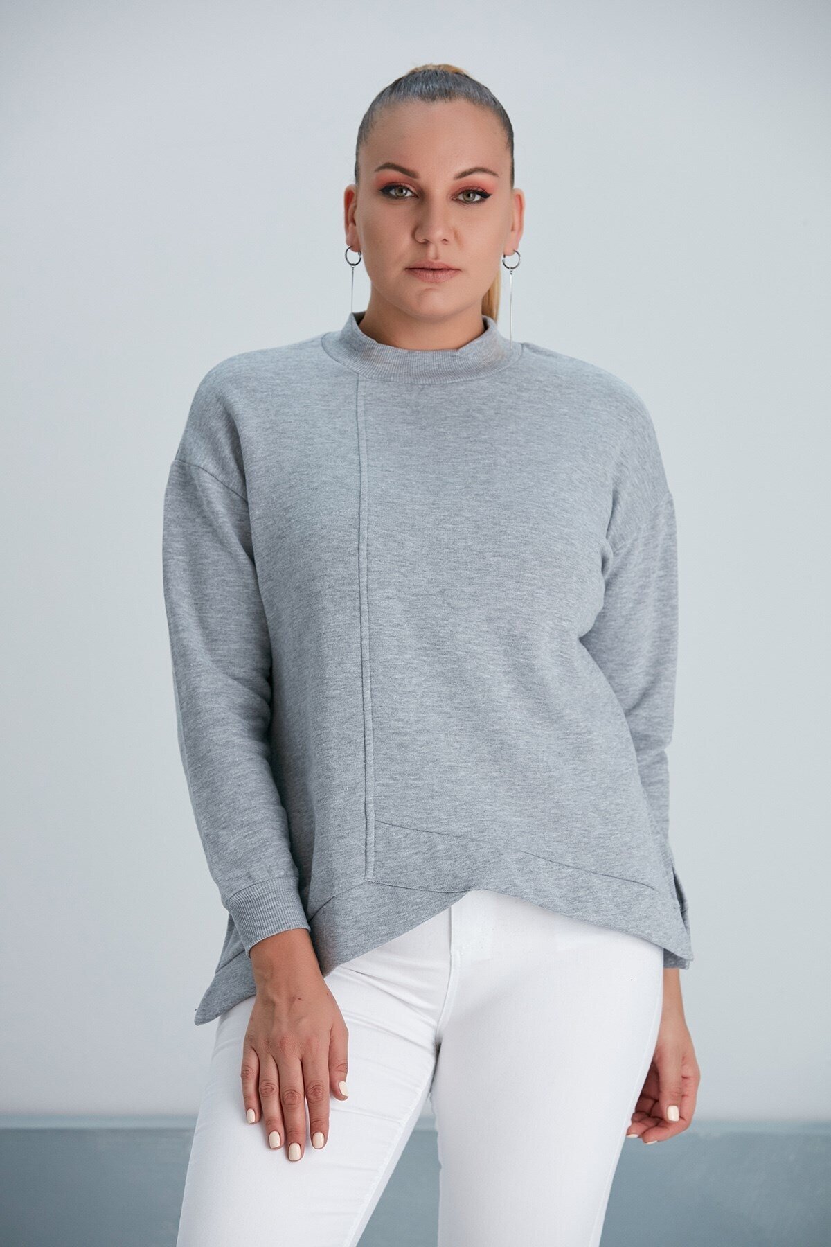 Kadın Gri Asimetrik Kesim Büyük Beden Sweatshirt