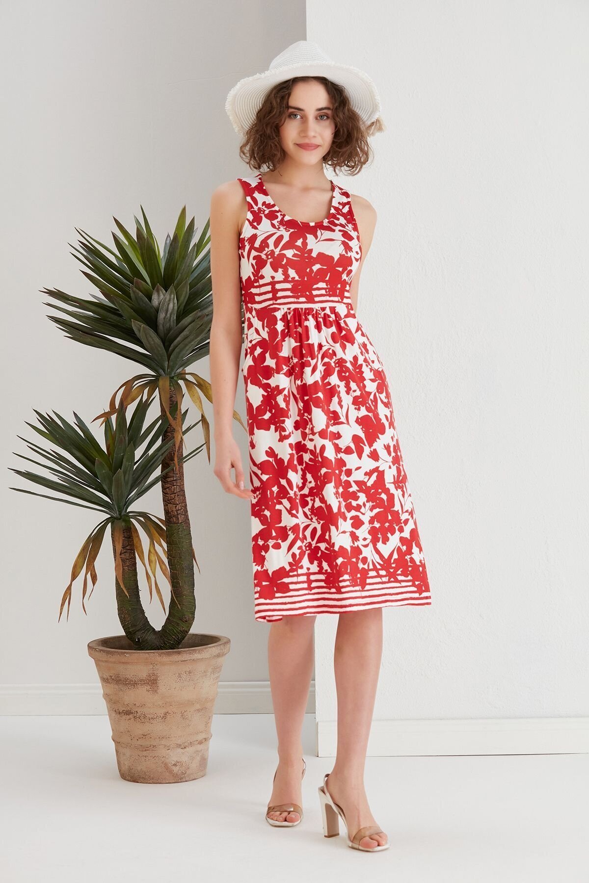 Kadın Kırmızı Çiçekli Cepli Spor Şık Kolsuz Viskon Curve Büyük Beden Günlük Elbise