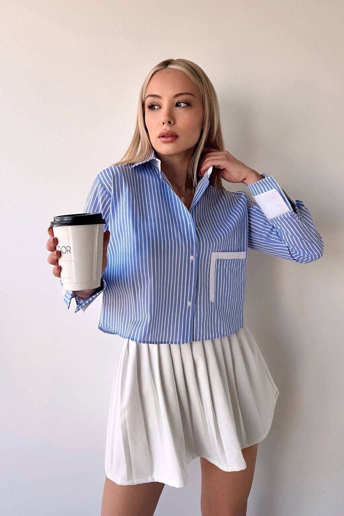 Kadın Özel Tasarım Çizgi Garni Crop Boy Uzun Kol Çift Manşetli Bluz Kısa Gömlek