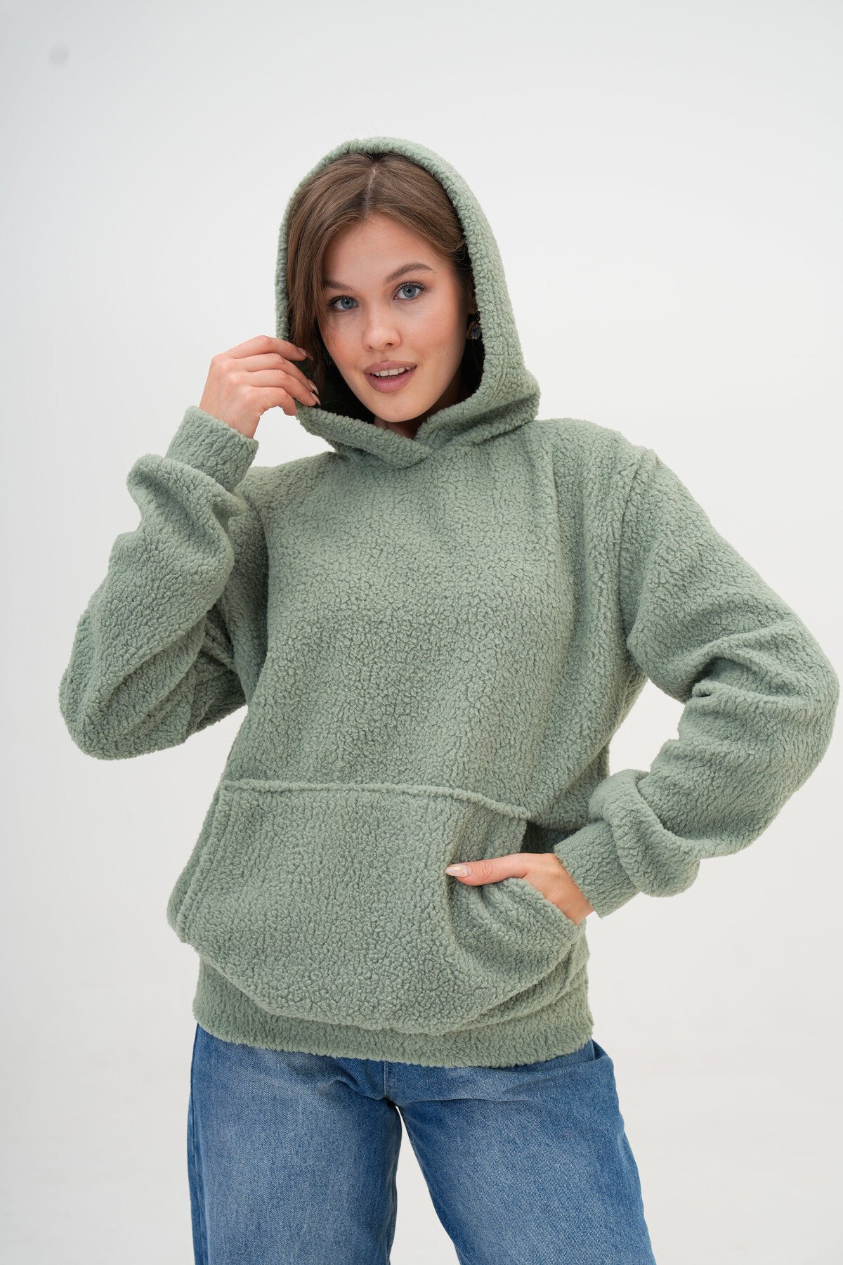 Kadın Peluş Kumoş Kanguru Cepli Kapüşonlu Rahat Kalıp Standart Sweatshirt