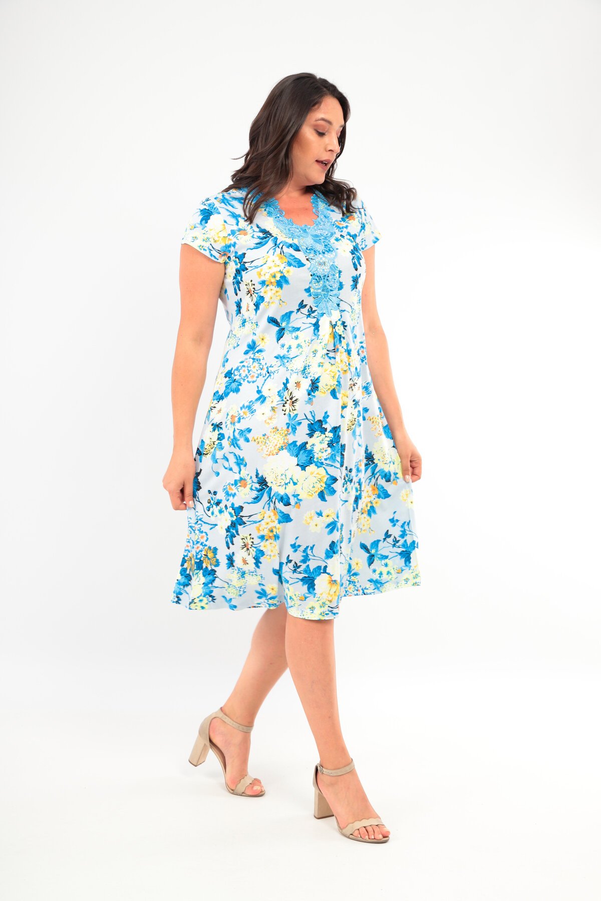 Kadın Yakası Güpürlü A Kesim Yarım Kol Viskon Günlük Midi Boy Büyük Beden Desenli Elbise Gecelik