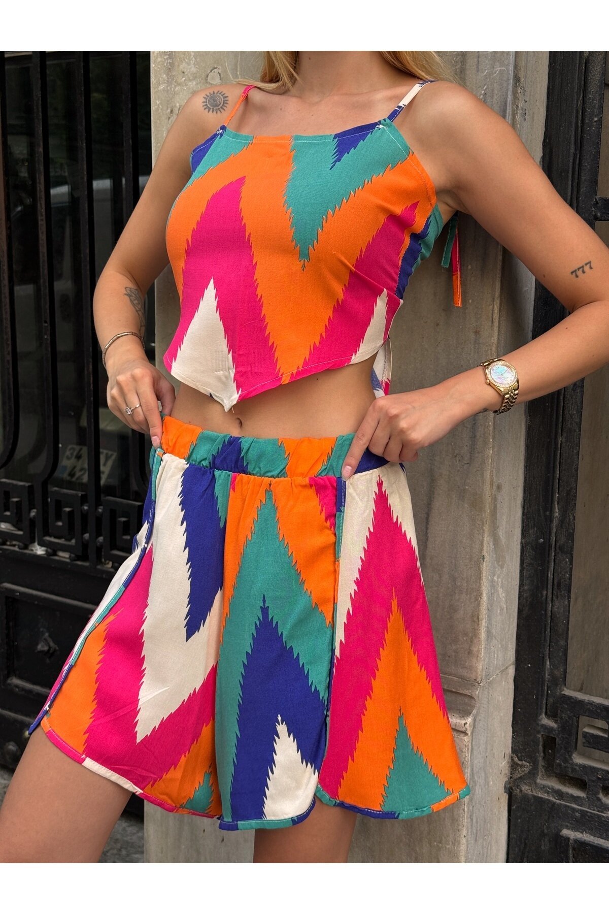 Kadın %100 Viskon Etek Şortlu Bluzlu Desenli Yazlık Spor Şık Rahat Kalıp Şort Alt Üst Takım