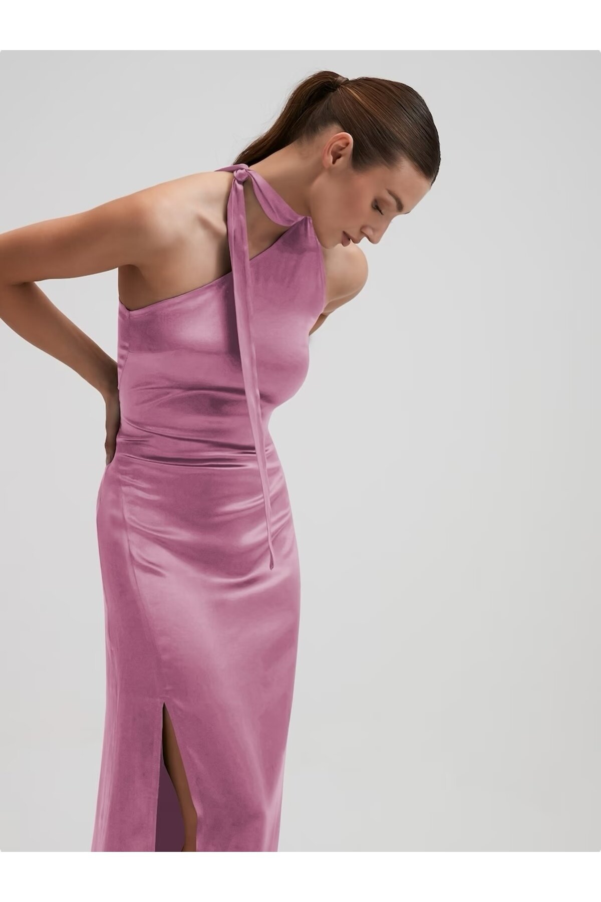 Kadın Boyundan Bağlamalı Vücudu Saran Maxi Sırtı Açık Saten Kolsuz Şık Yazlık Abiye Gece Elbise