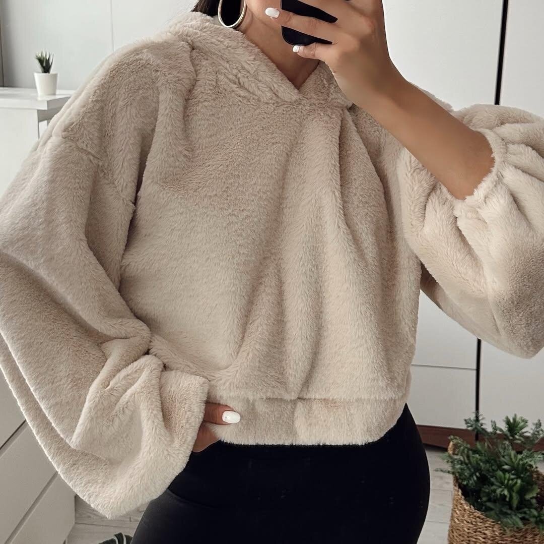 Kadın Crop Boy Yumuşacık Balon Uzun Kol Kapüşonlu Şık Kısa Sweatshirt