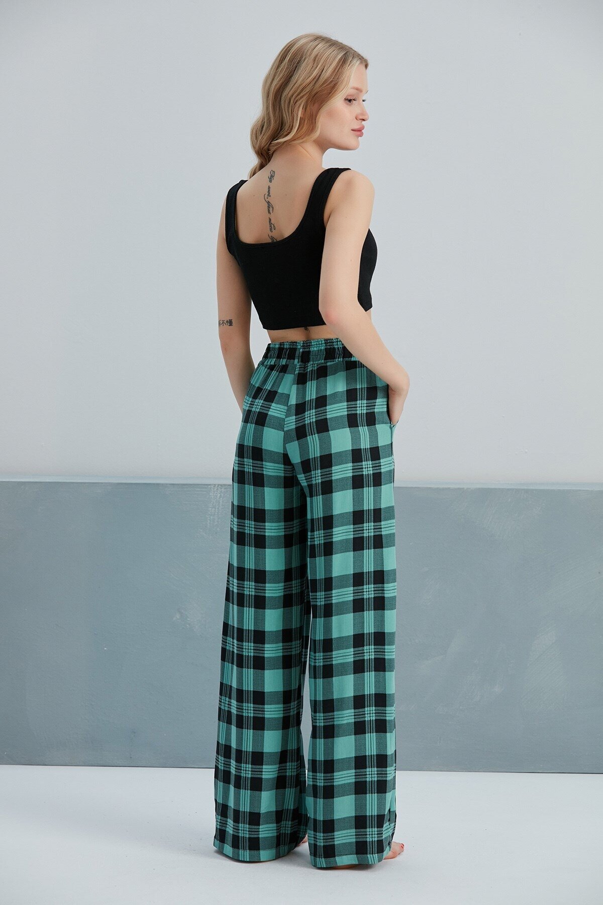 Kadın Dokuma Viskon Dama Desenli Cepli Büyük Beden Kalıp Beli Lastikli Salaş Pantolon