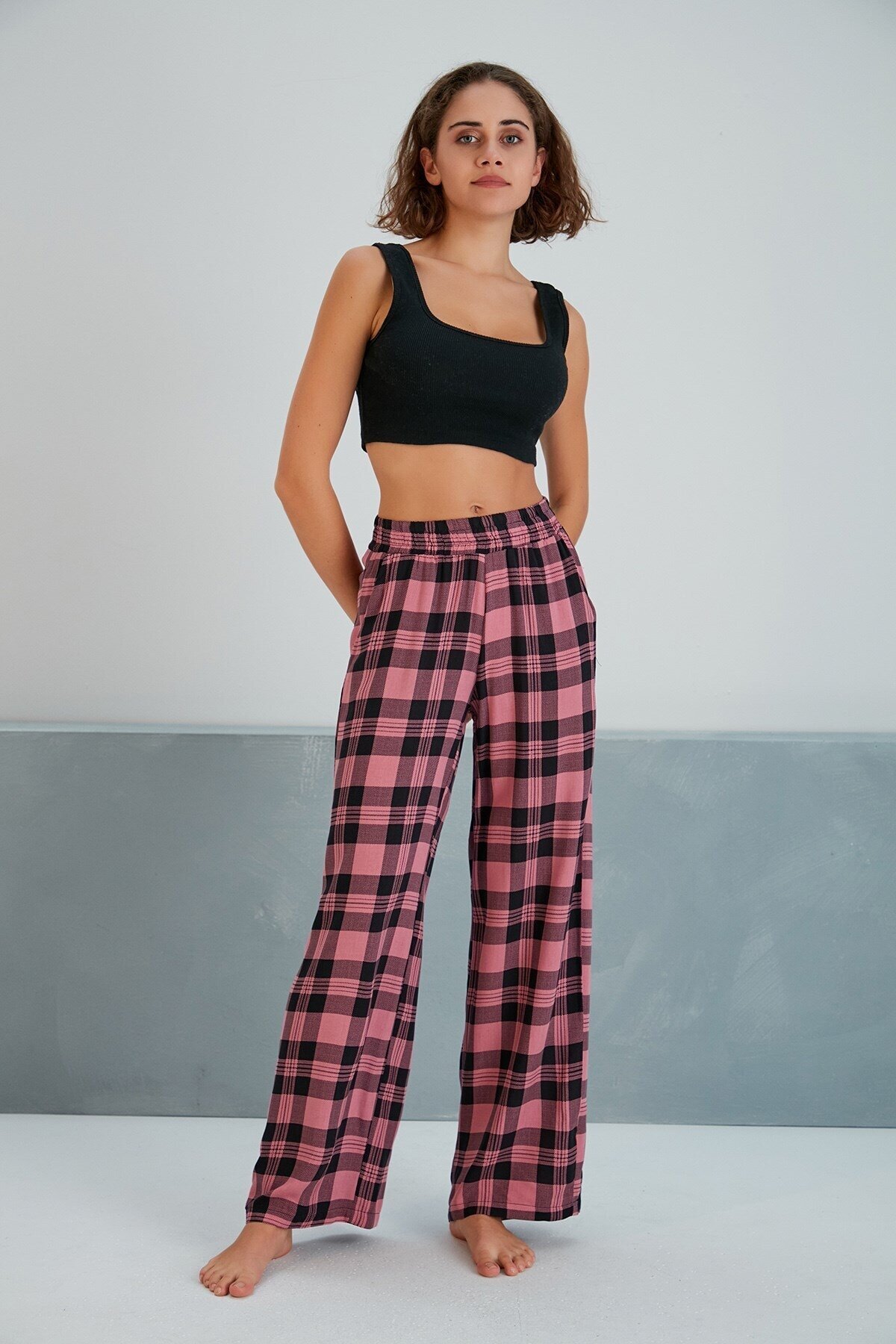 Kadın Dokuma Viskon Dama Desenli Cepli Büyük Beden Kalıp Beli Lastikli Salaş Pantolon