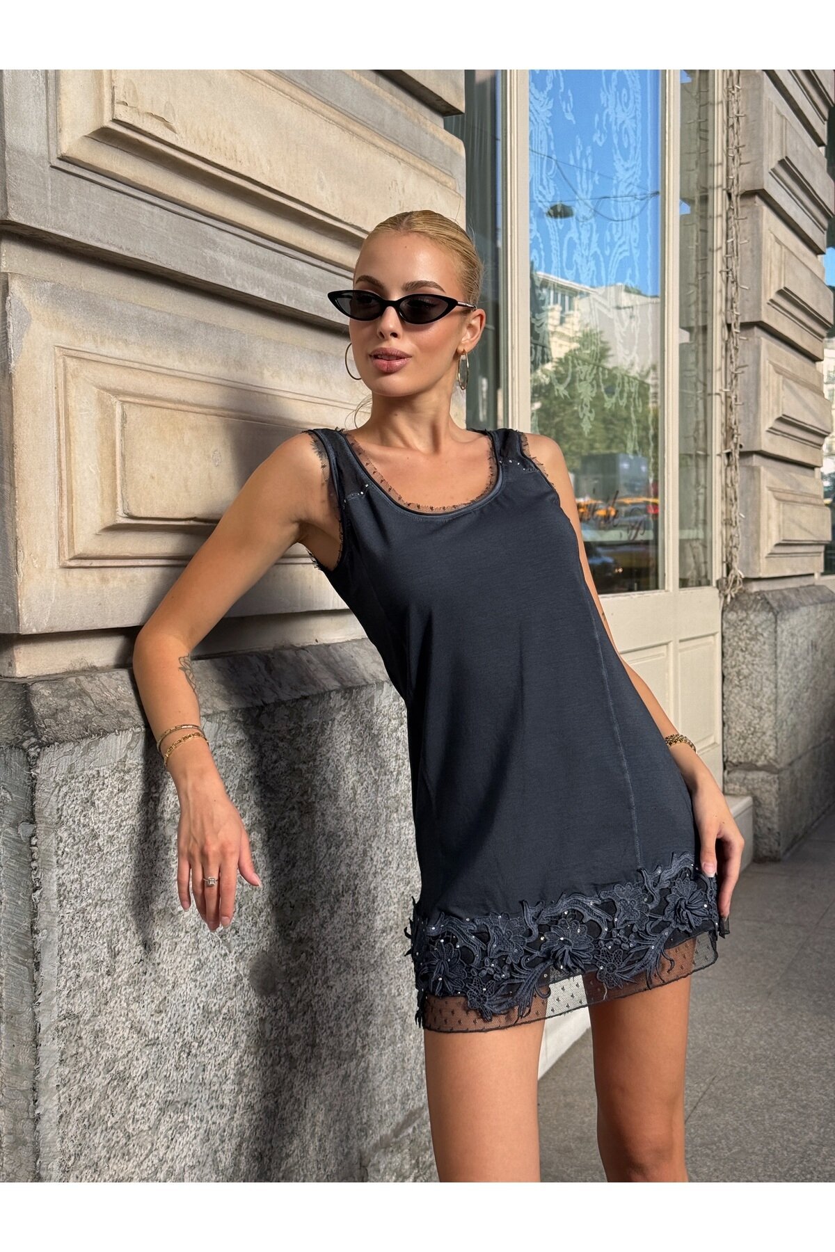 Kadın Eteği Taşlı Tül ve Güpür Detaylı Kalın Askılı Yıkamalı Büyük Beden Curve Tunik Elbise Bluz