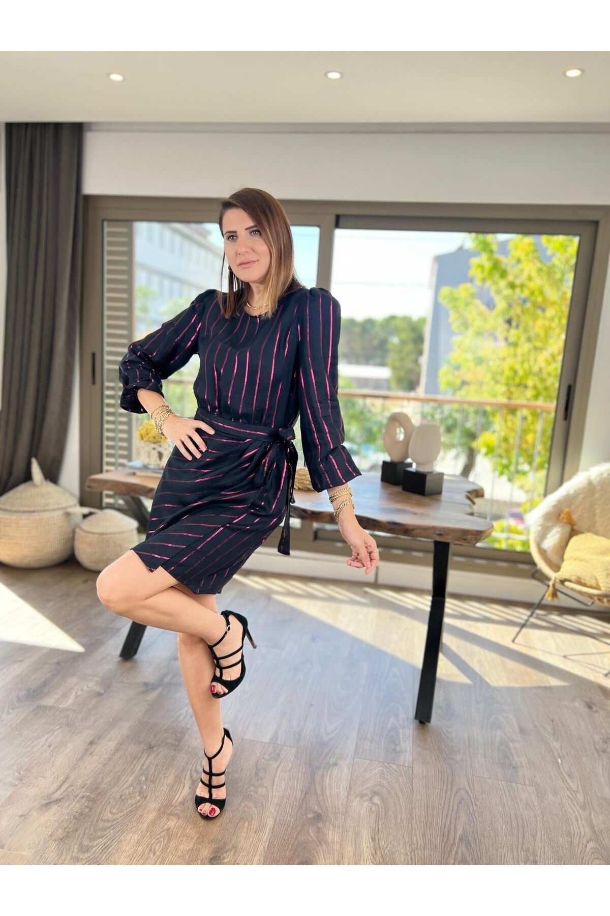 Kadın Fuşya Simli Çizgili Siyah Belden Bağlamalı Şık Curve Siyah Gece İş Elbisesi