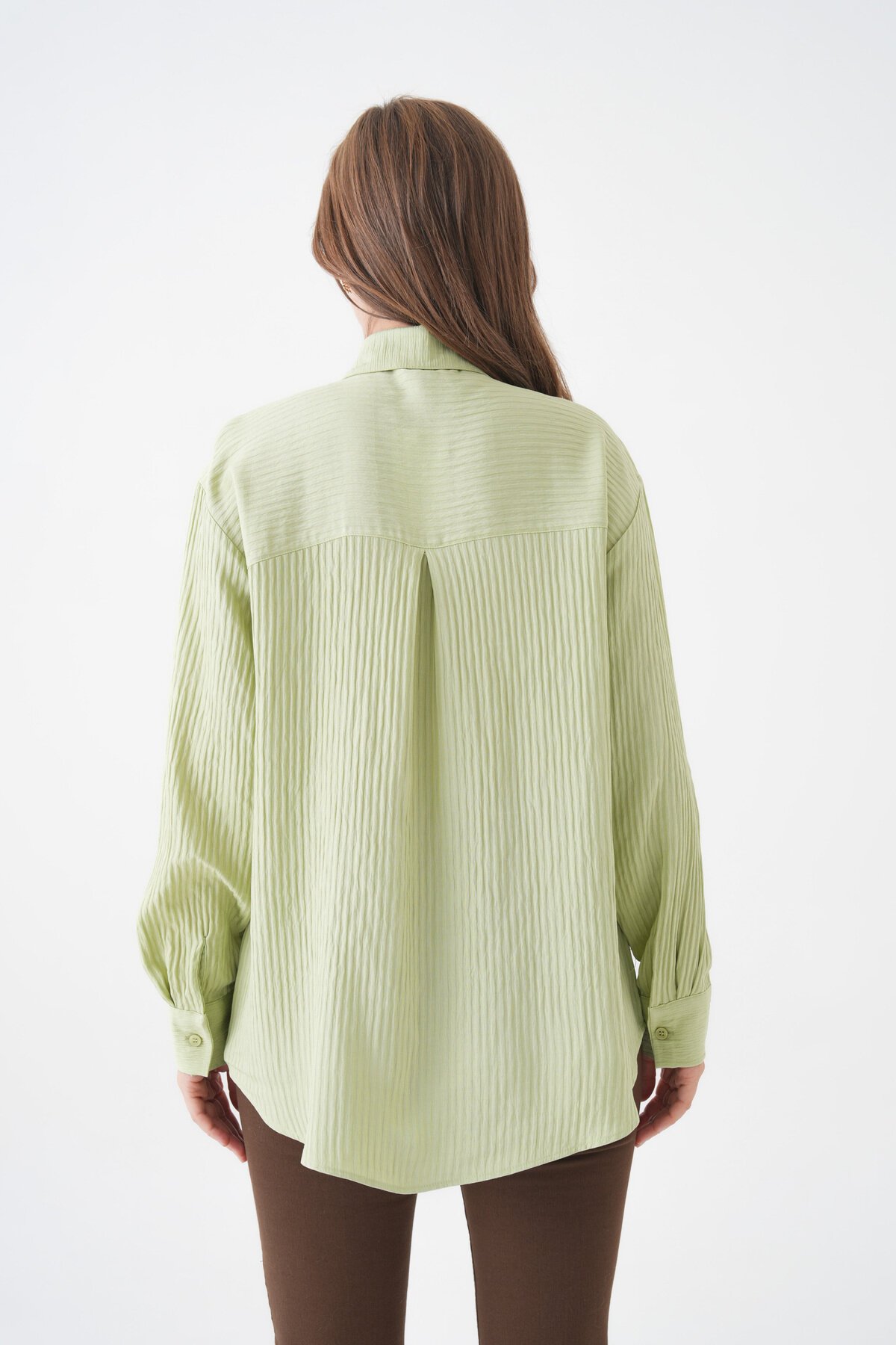 Kadın Gömlek Yaka Önü Düğmeli Düz Uzun Kol Rahat Kalıp Curve Büyük Bedeb Yazlık Gömlek