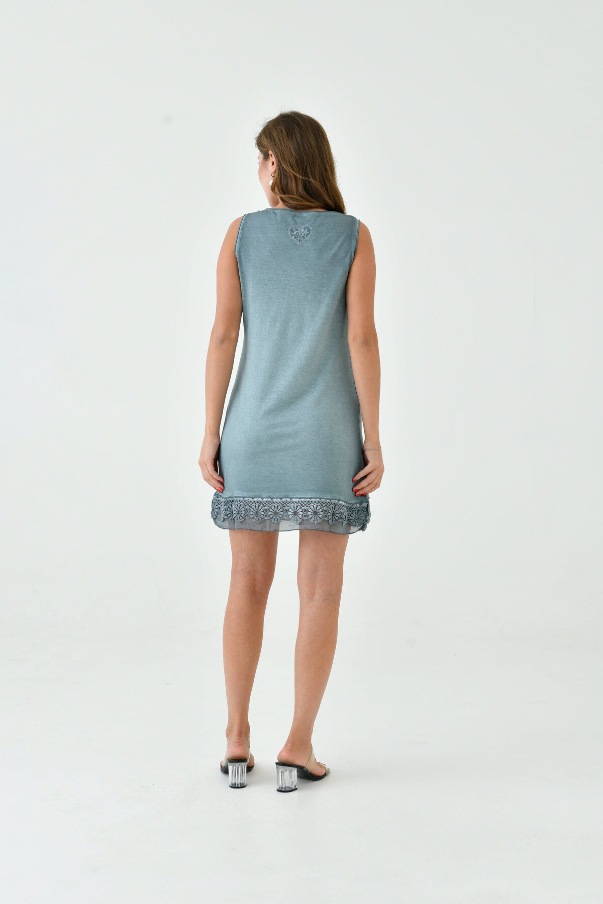 Kadın Güpürlü Yaka ve Etek Detaylı Kalın Askılı Yıkamalı Büyük Beden Curve Tunik Mini Elbise