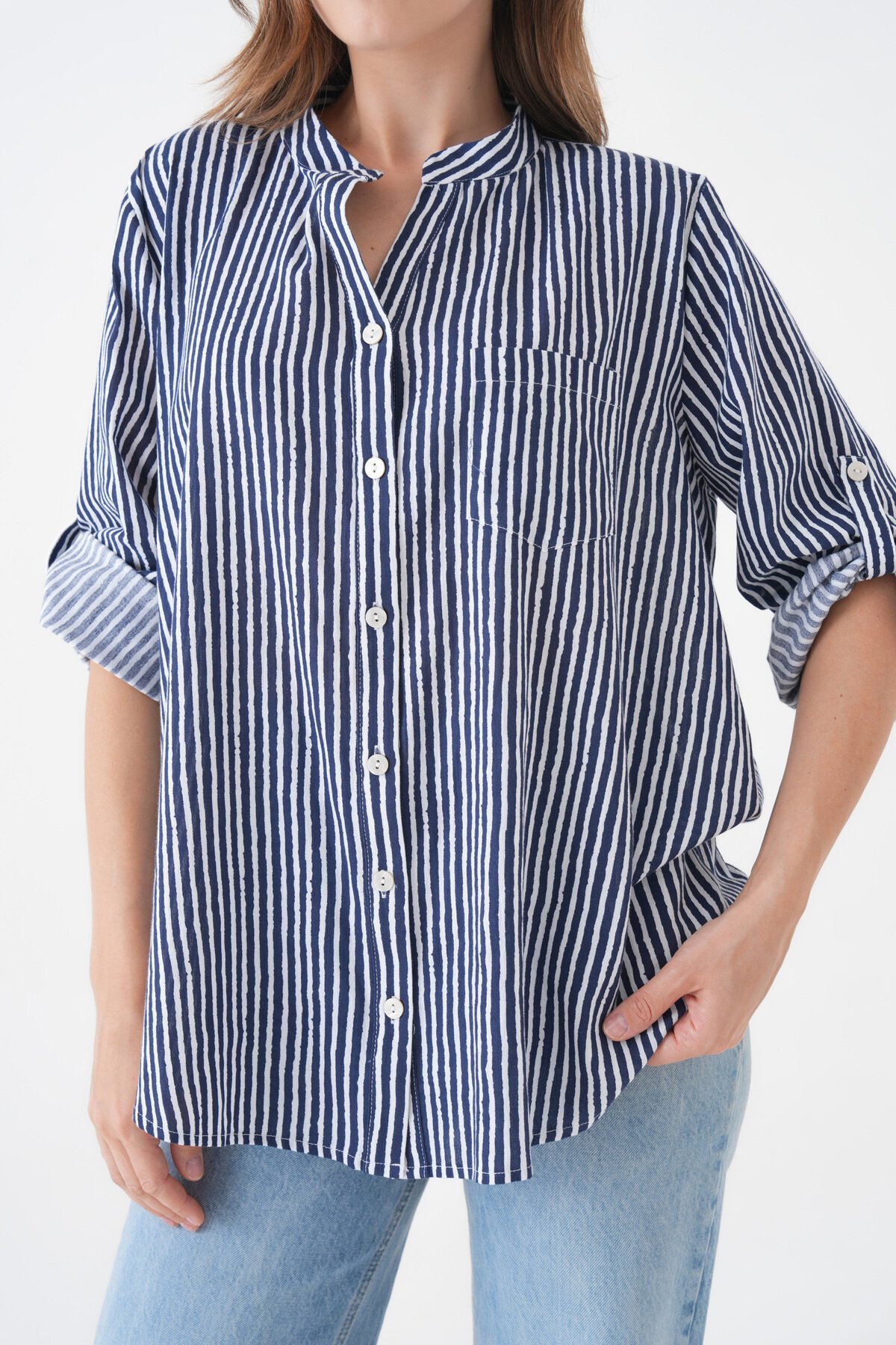 Kadın Hakim Yaka Geniş Kalıp Tesettüre Uygun Çizgili Spor Şık Curve Gömlek