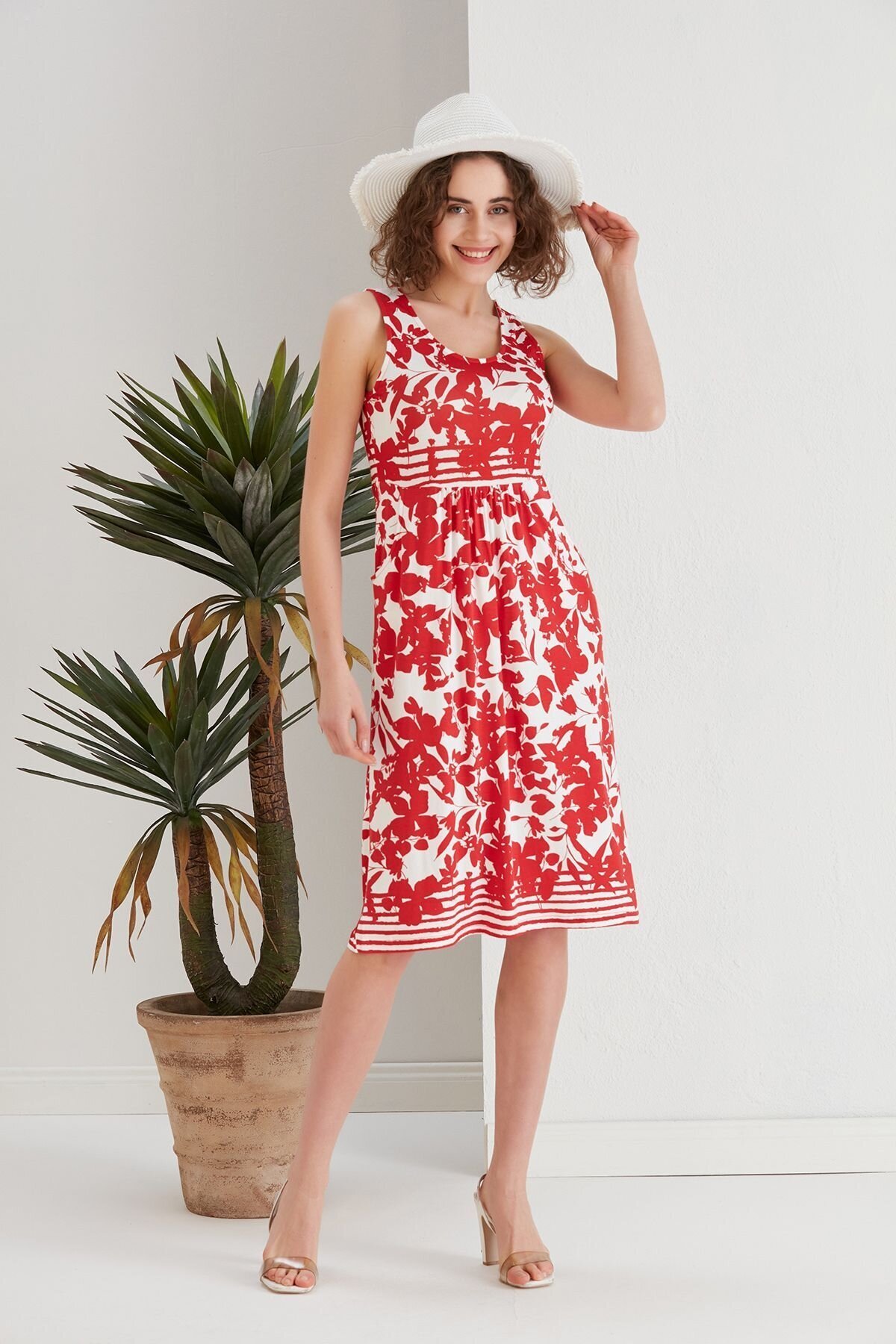 Kadın Kırmızı Çiçekli Cepli Spor Şık Kolsuz Viskon Curve Büyük Beden Günlük Elbise