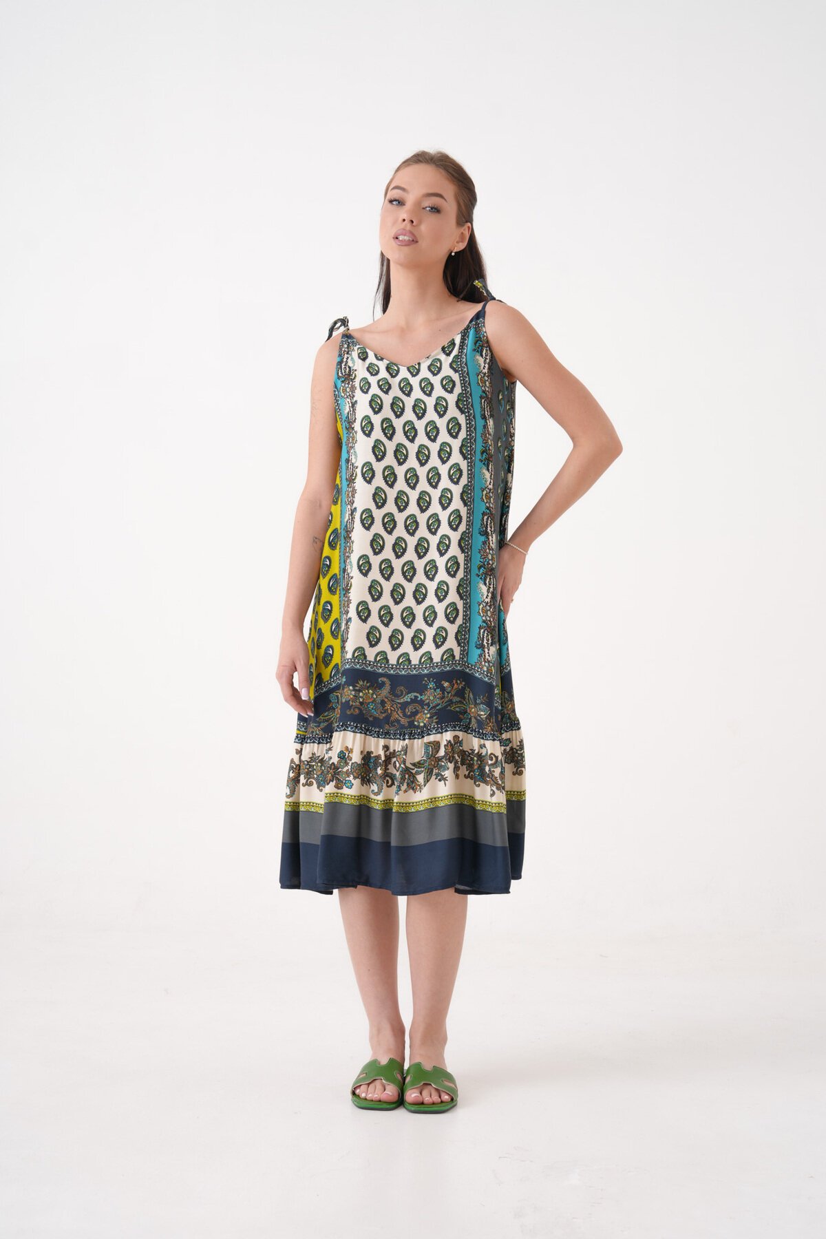 Kadın Kolsuz Desenli Eteği Pileli Büyük Beden Curve Yazlık Askılı Elbise