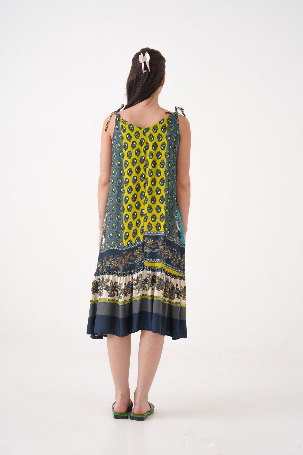 Kadın Kolsuz Desenli Eteği Pileli Büyük Beden Curve Yazlık Askılı Elbise