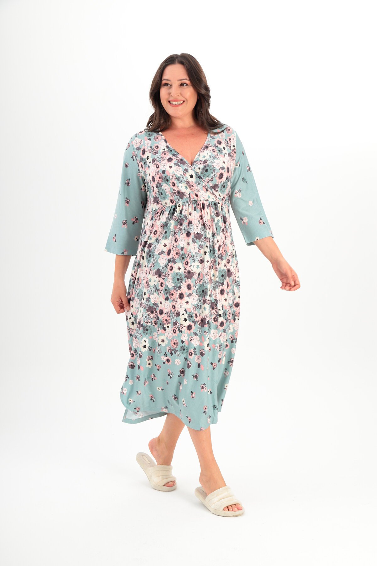 Kadın Kruvaze Yaka Rahat Kesim Truvakar Kol Desenli Viskon Günlük Midi Büyük Beden Elbise Gecelik