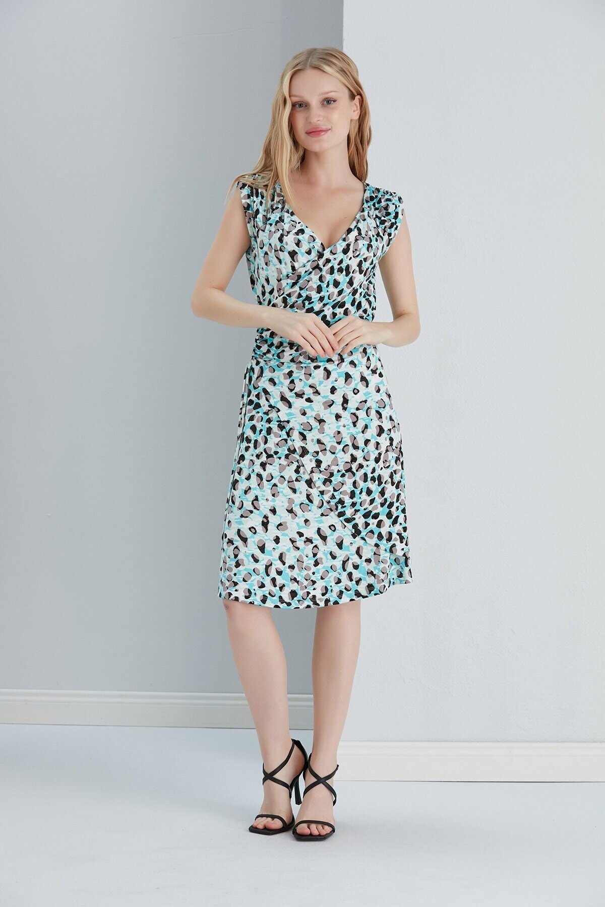 Kadın Leopar Bele Oturan Büzgü Detay Kruvaze Mavi Viskon Elbise