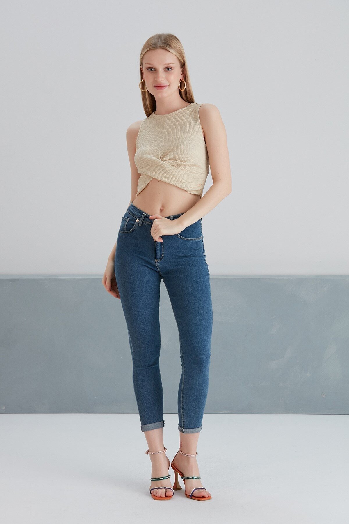 Kadın Önü Düğüm Model Kolsuz Spor Şık Curve Croptop Bluz