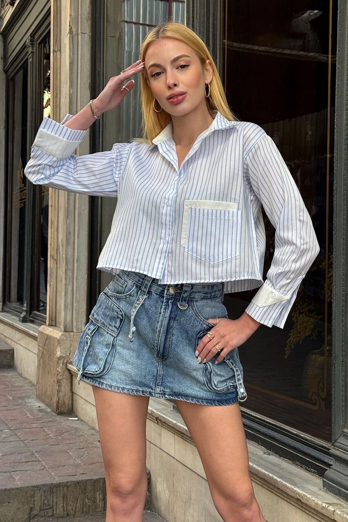 Kadın Özel Tasarım Çizgi Garni Crop Boy Uzun Kol Çift Manşetli Bluz Kısa Gömlek