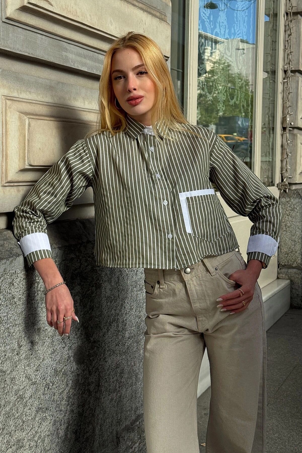 Kadın Özel Tasarım Çizgi Garni Crop Boy Uzun Kol Çift Manşetli Bluz Kısa Gömlek