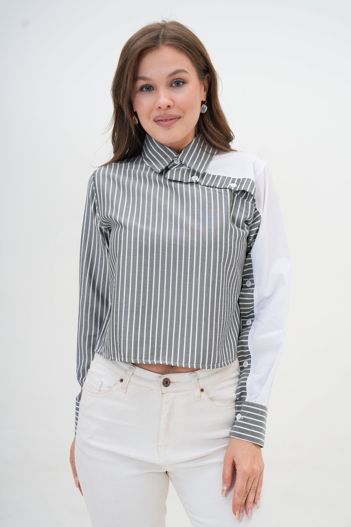 Kadın Özel Tasarım Yaka Kol Düğmeli Çizgi Garnili Crop Boy Bluz Gömlek