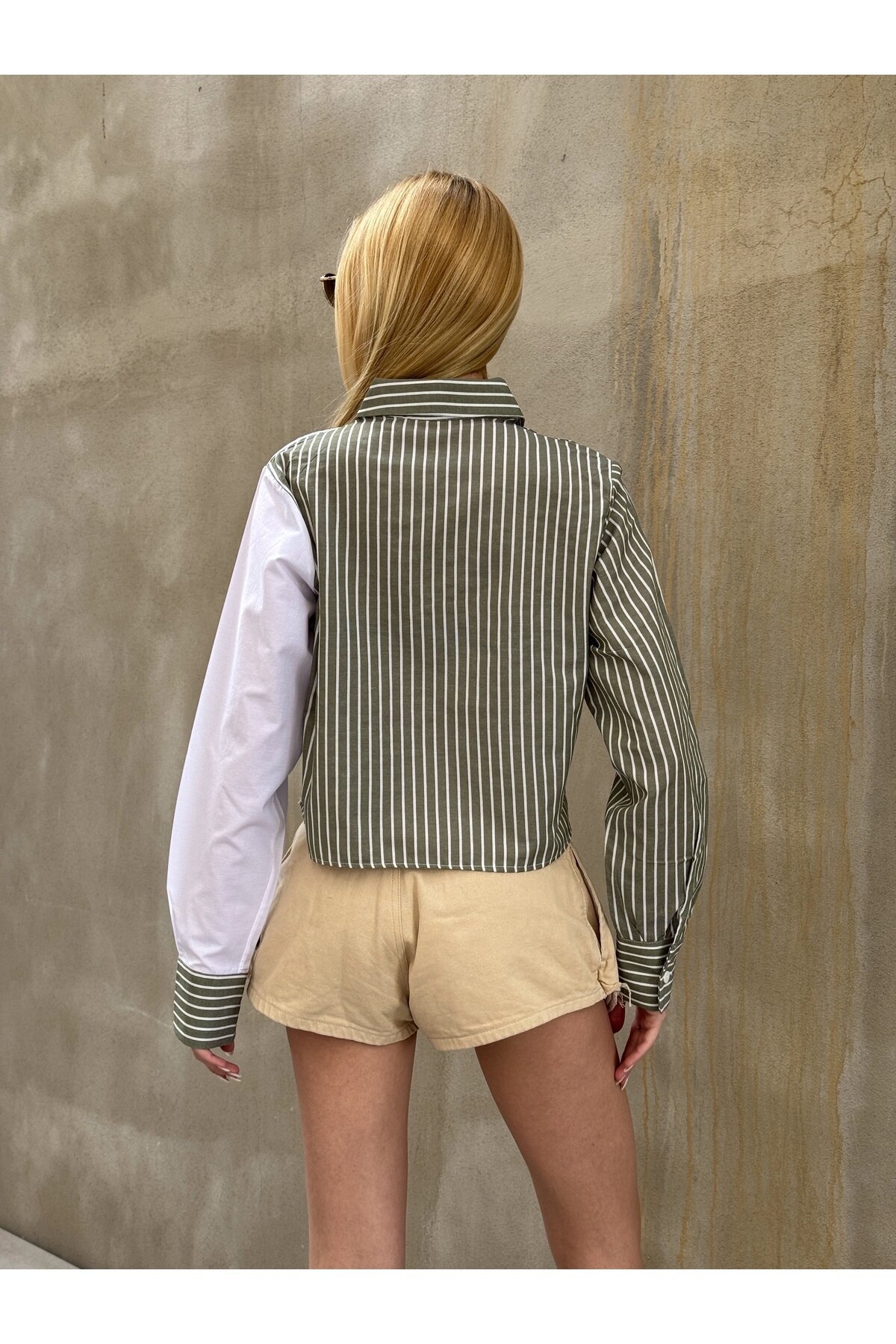 Kadın Özel Tasarım Yaka Kol Düğmeli Çizgi Garnili Crop Boy Kısa Bluz Gömlek