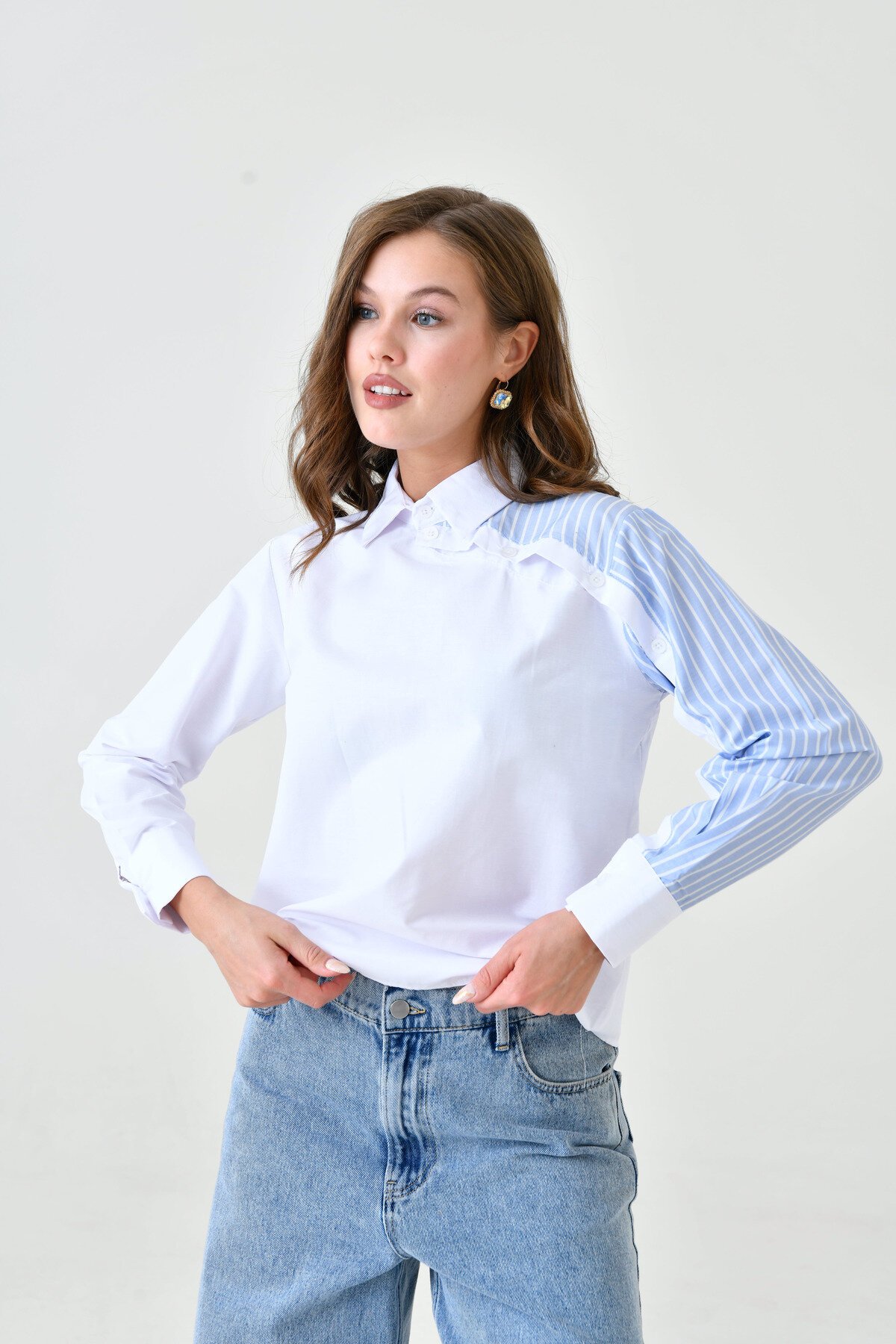 Kadın Özel Tasarım Yaka Kol Düğmeli Çizgi Garnili Tesettüre Uygun Bluz Gömlek