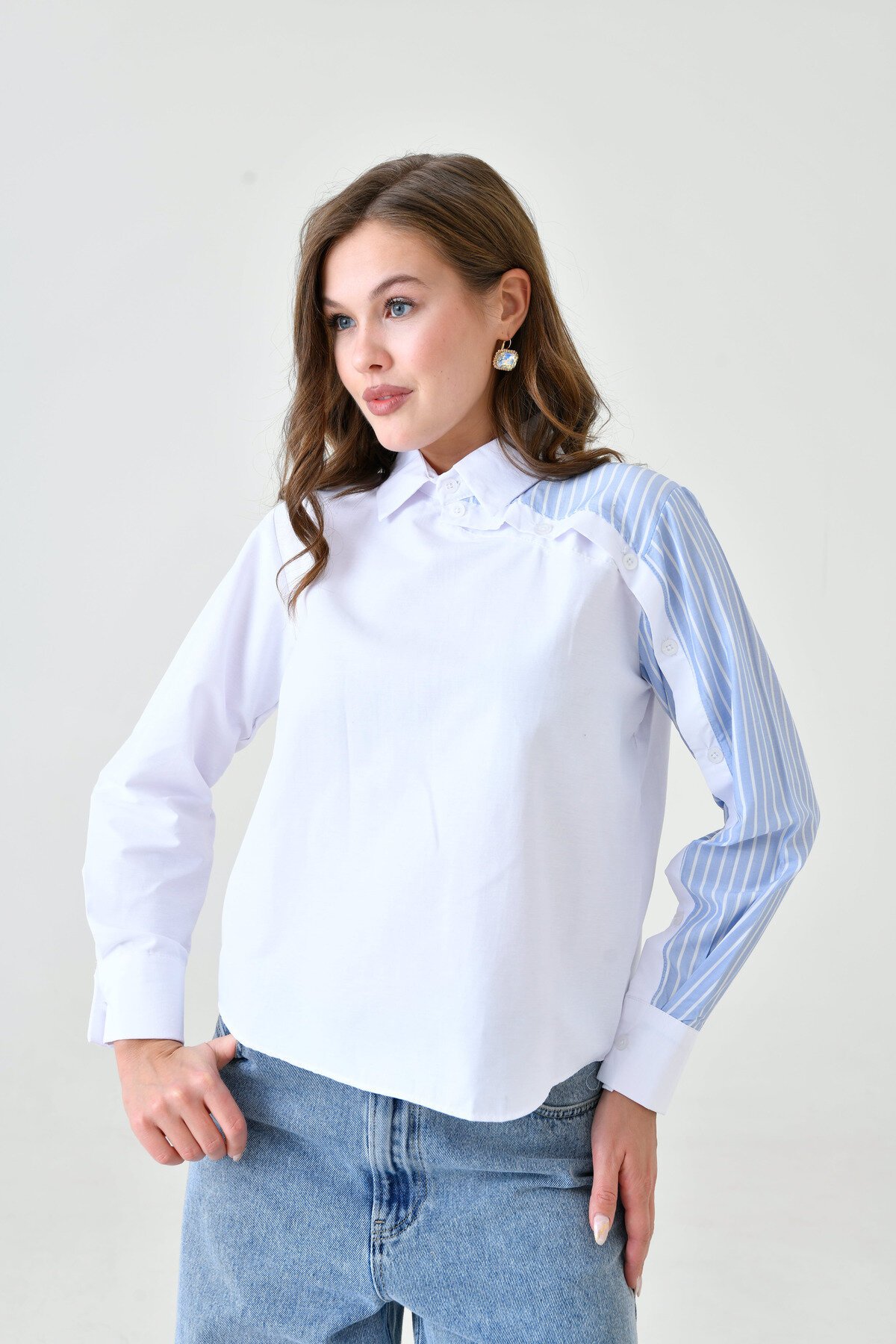 Kadın Özel Tasarım Yaka Kol Düğmeli Çizgi Garnili Tesettüre Uygun Bluz Gömlek