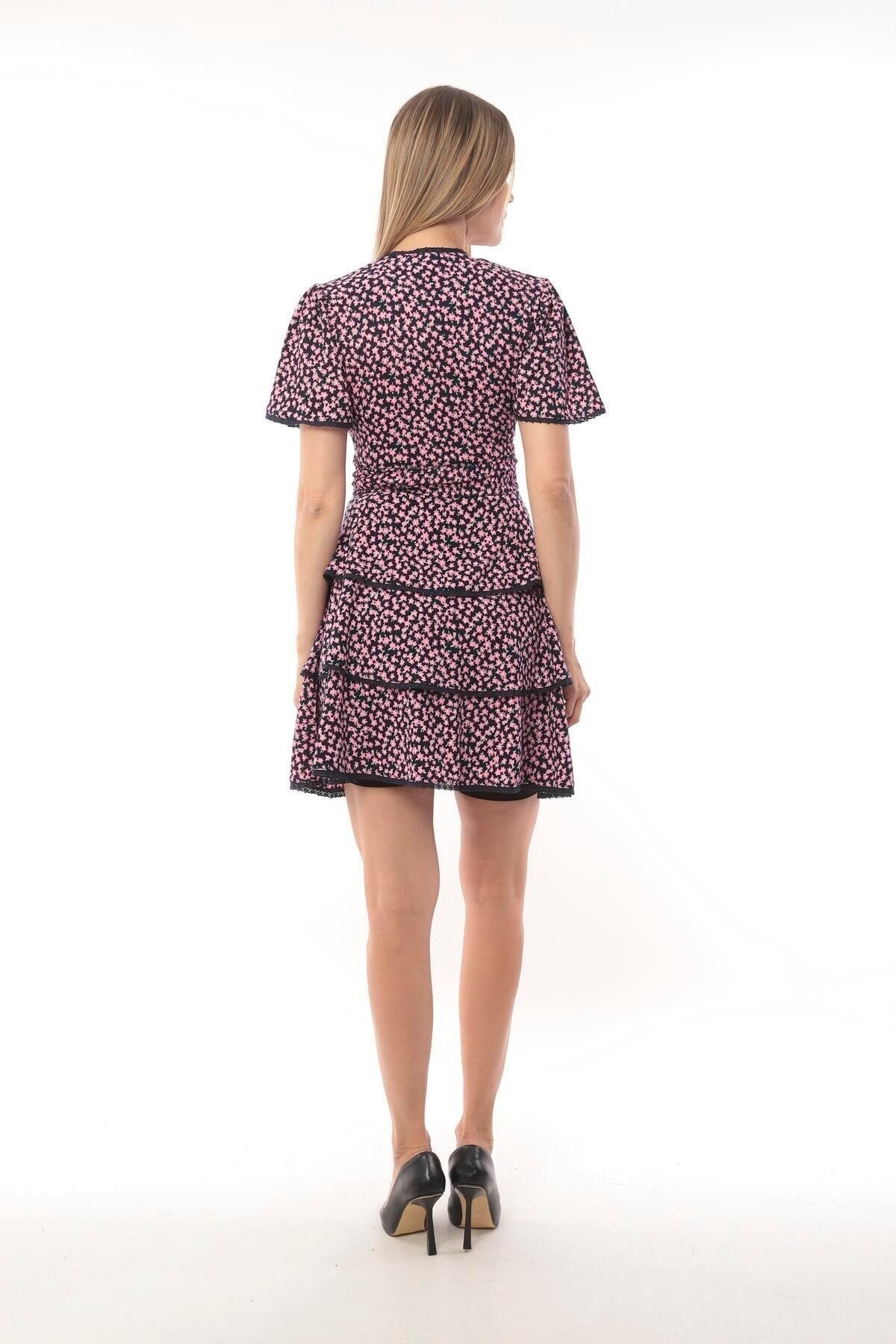 Kadın Pembe Çiçekli V Yaka Katlı Etekli Siyah Spor Şık Elbise