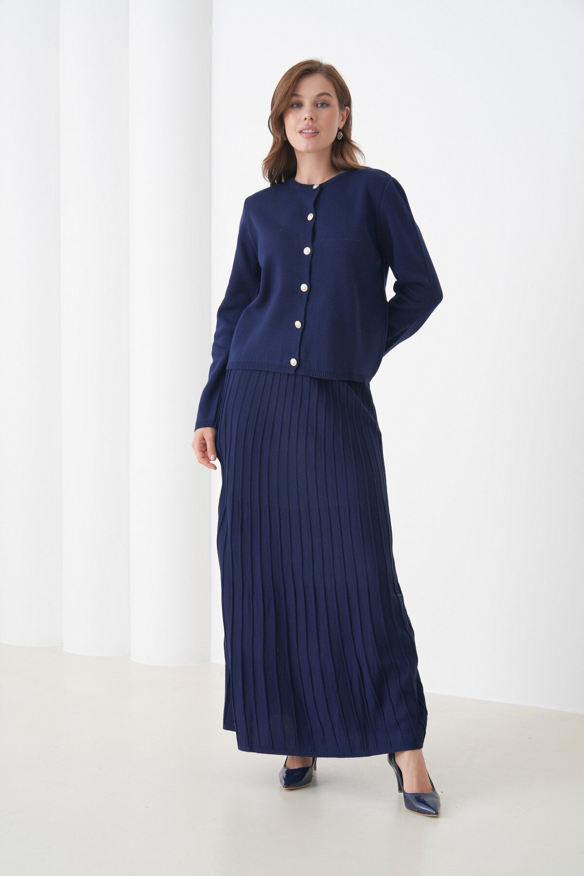 Kadın Pileli Etek Kazağı Düğmeli Tesettüre Uygun Örgü Triko Etekli Ceket Takım