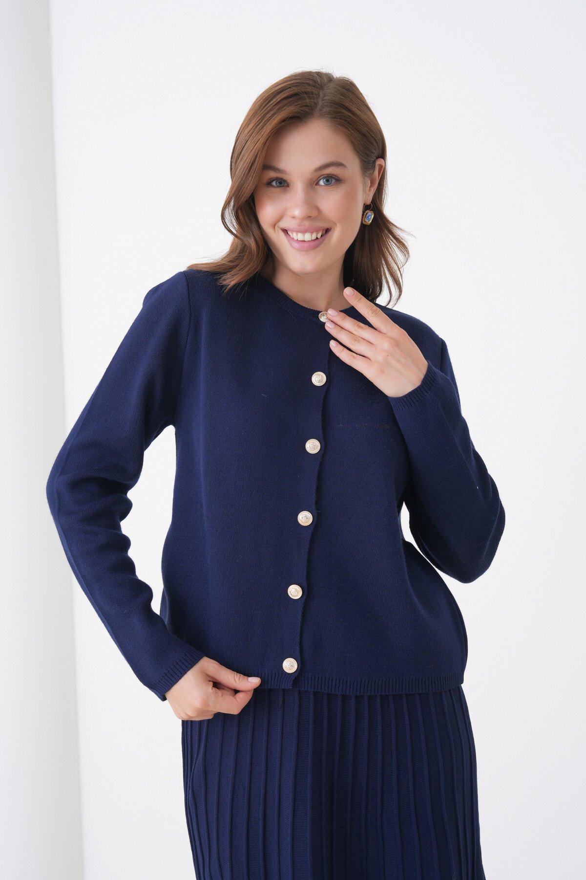 Kadın Pileli Etek Kazağı Düğmeli Tesettüre Uygun Örgü Triko Etekli Ceket Takım