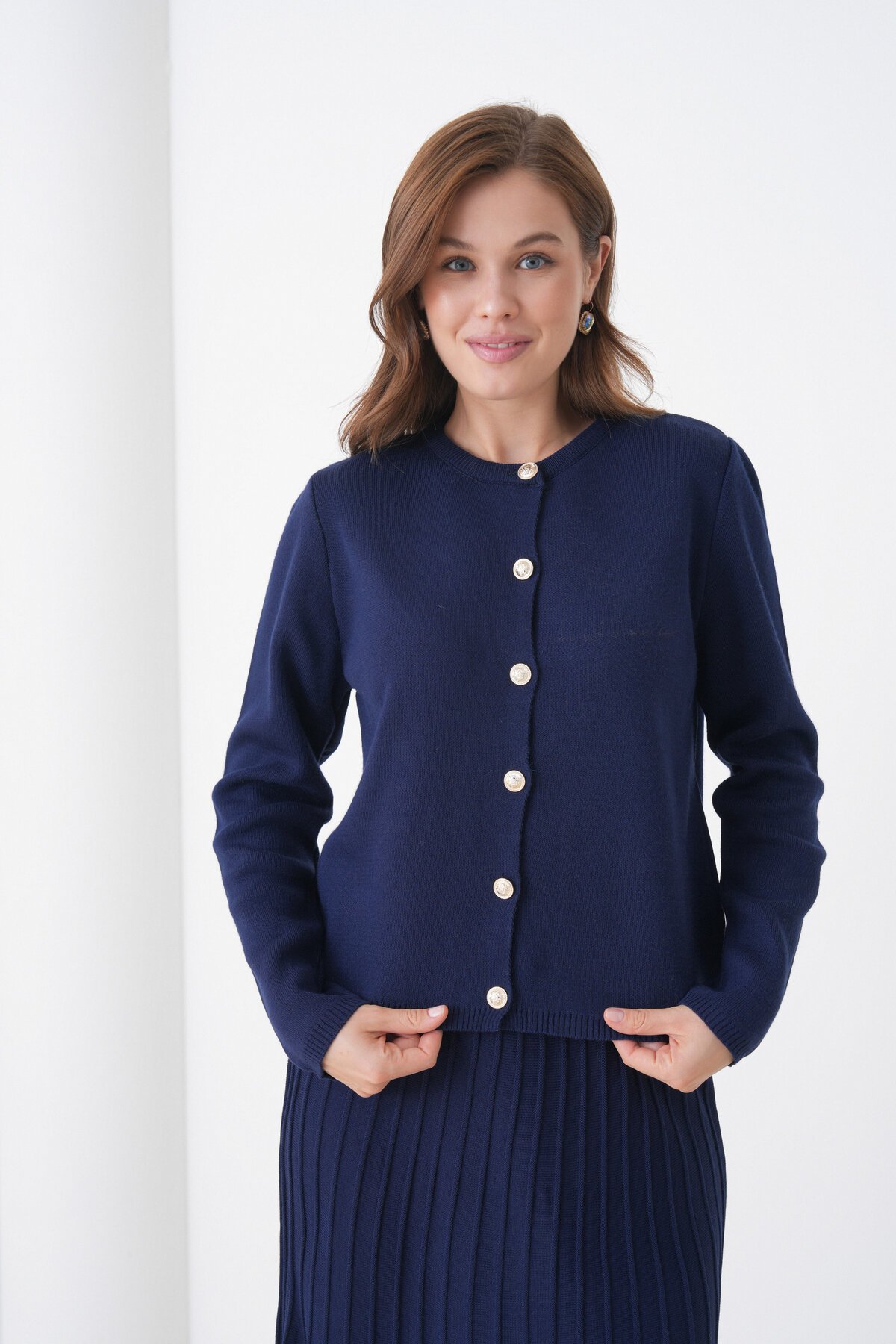 Kadın Pileli Etek Kazağı Düğmeli Tesettüre Uygun Örgü Triko Etekli Ceket Takım