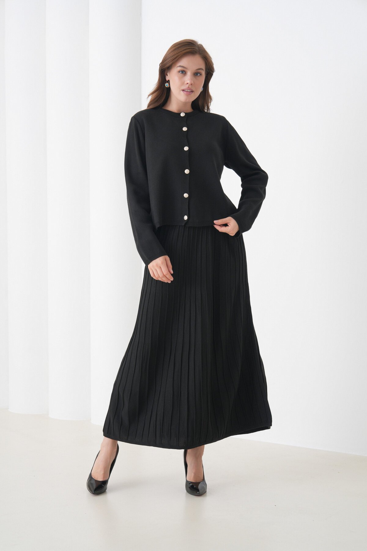 Kadın Pileli Etek Kazağı Düğmeli Tesettüre Uygun Örgü Triko Etekli Ceket Takım