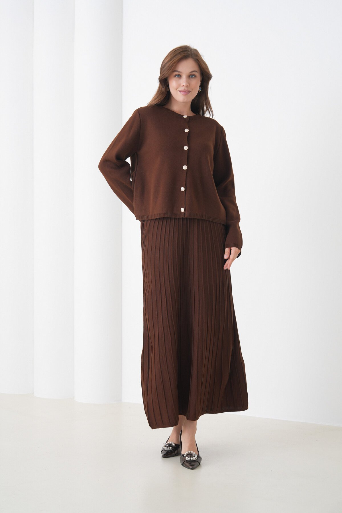 Kadın Pileli Etek Kazağı Düğmeli Tesettüre Uygun Örgü Triko Etekli Ceket Takım