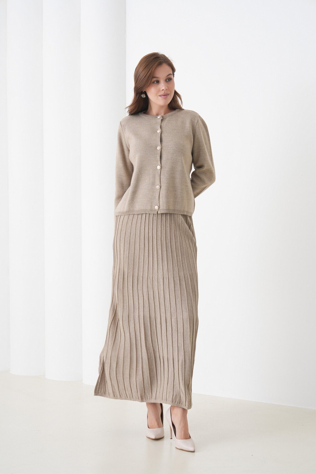 Kadın Pileli Etek Kazağı Düğmeli Tesettüre Uygun Örgü Triko Etekli Ceket Takım