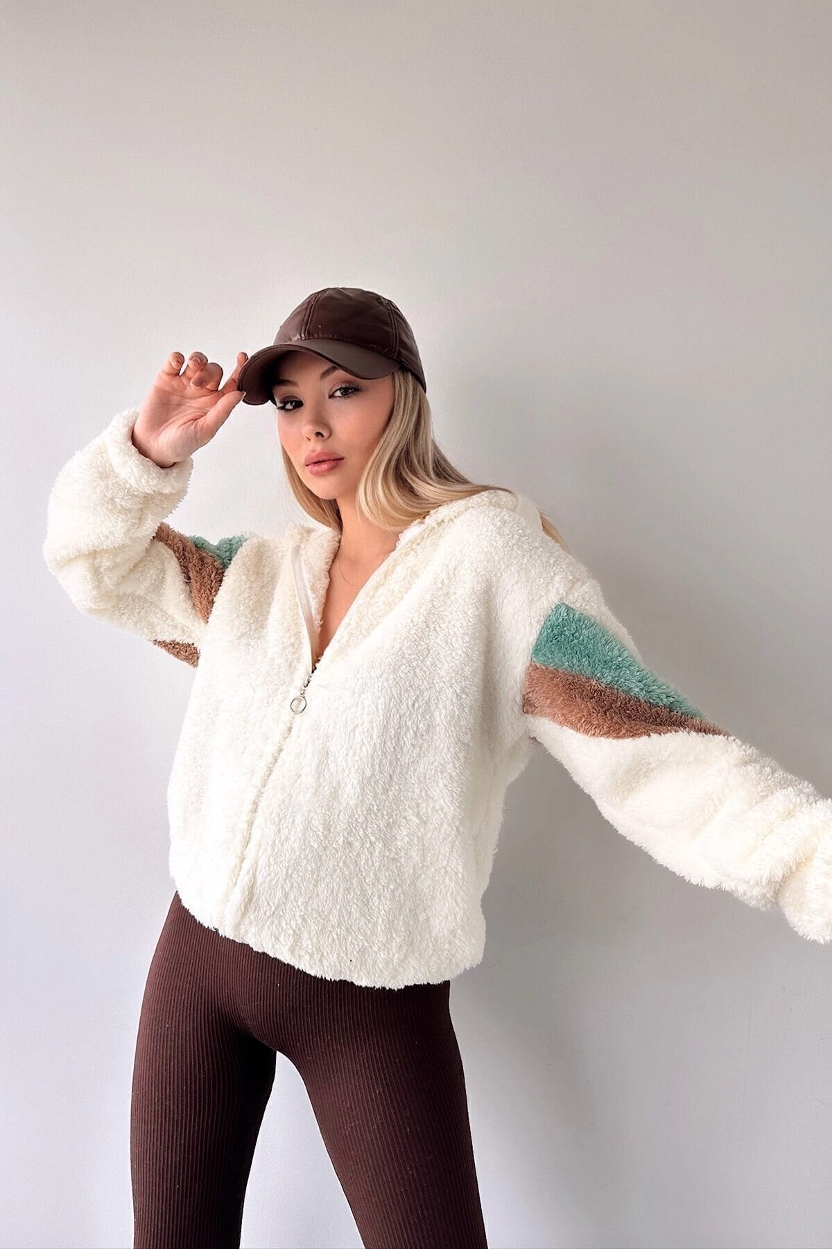 Kadın Renkli Garnili Kol Detay PeluşcFermuarlı Rahat Kalıp  Spor Şık Örme Kapüşonlu Ceket