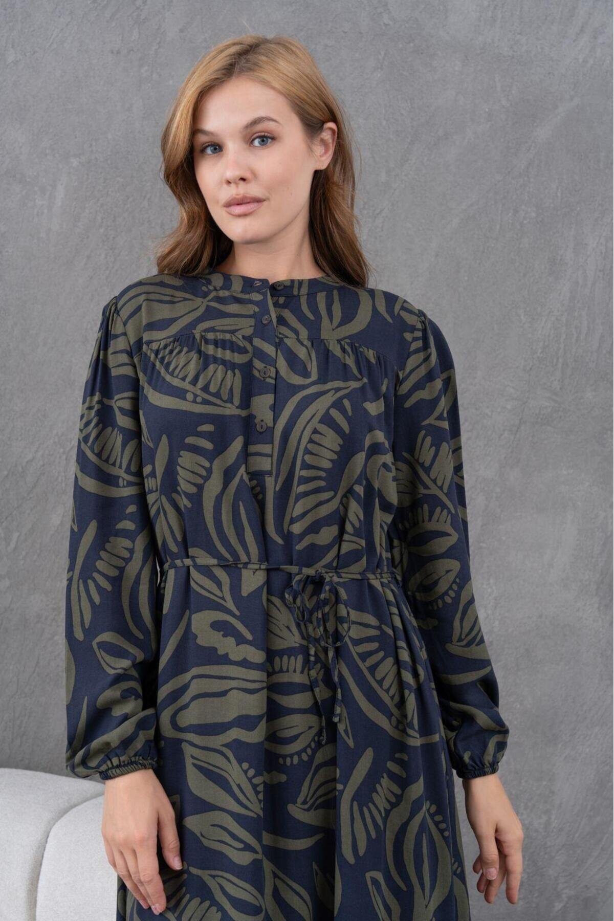 Kadın Tesettüre Uygun Desenli Uzun Kol Beli Bağcıklı Maxi Boy Rahat Büyük Beden Şık Pamuk Elbise