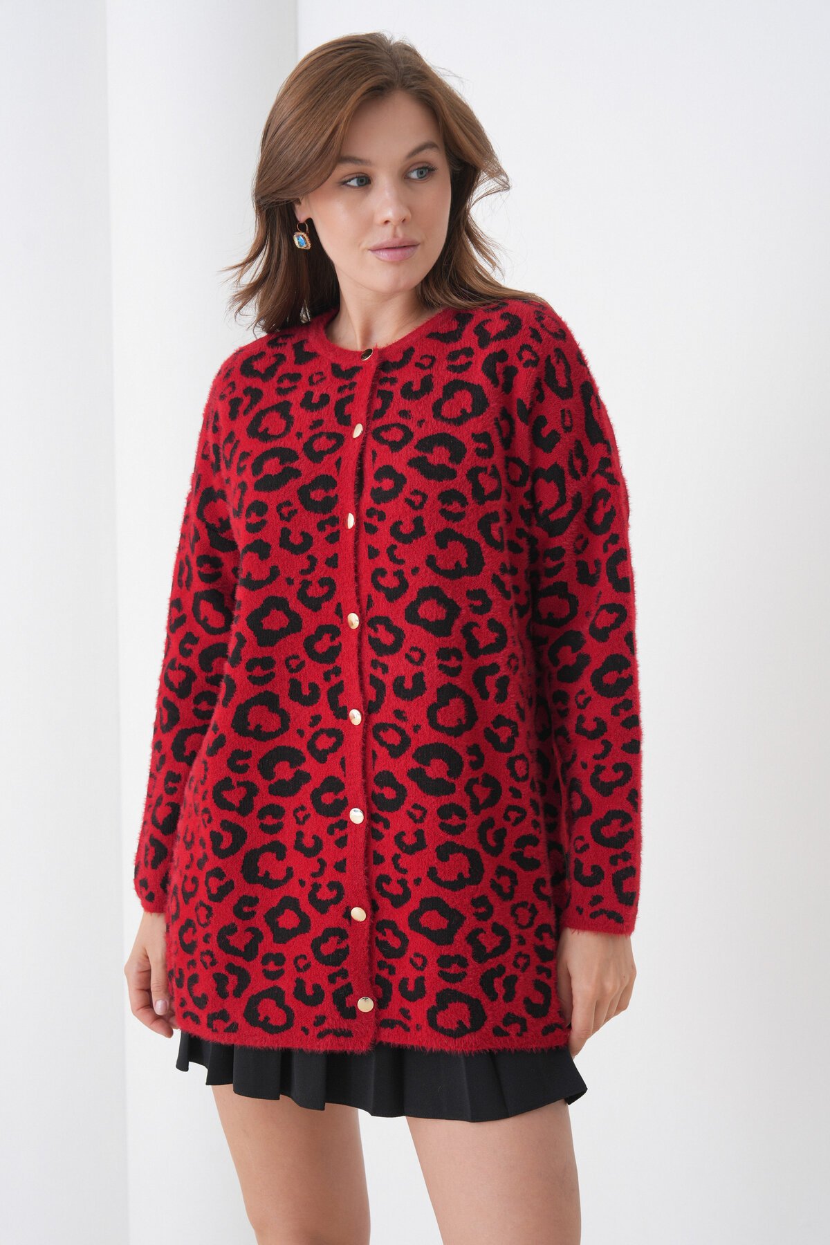 Kadın Tesettüre Uygun Midi Boy Uzun Kol Önden Düğmeli Leopar Desenli Spor Şık Triko Ceket