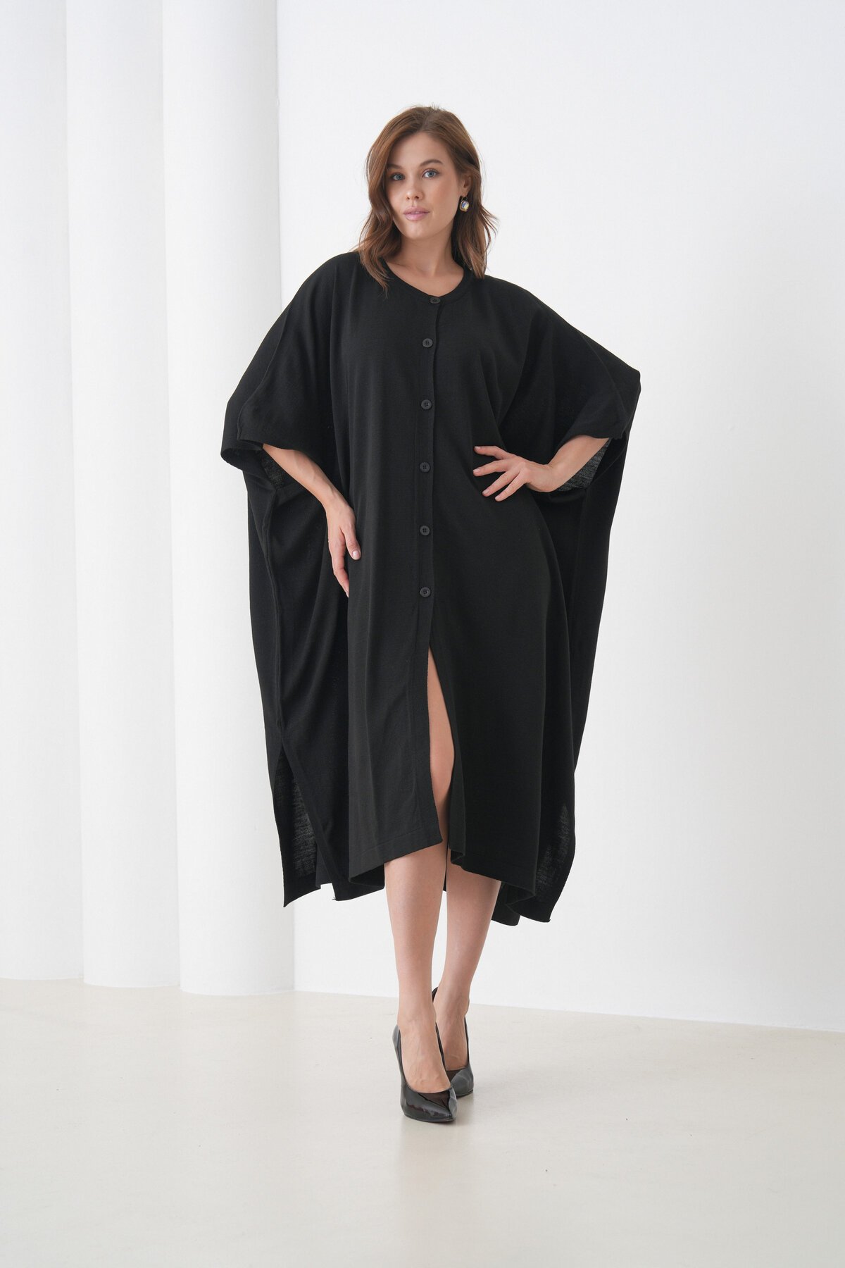 Kadın Tesettüre Uygun Önden Düğmeli Asimetrik Kesim Yarasa Kol Şık Geniş Kalıp Panço Ceket