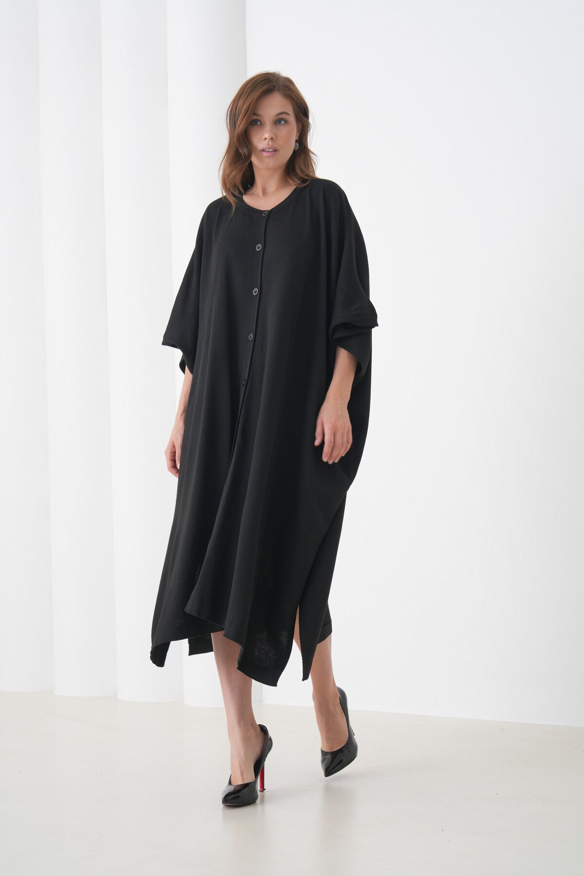 Kadın Tesettüre Uygun Önden Düğmeli Asimetrik Kesim Yarasa Kol Şık Geniş Kalıp Panço Ceket