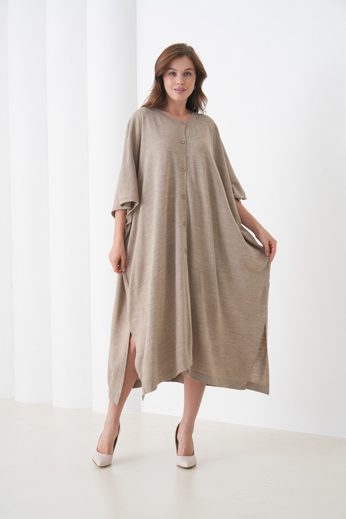 Kadın Tesettüre Uygun Önden Düğmeli Asimetrik Kesim Yarasa Kol Şık Geniş Kalıp Panço Ceket