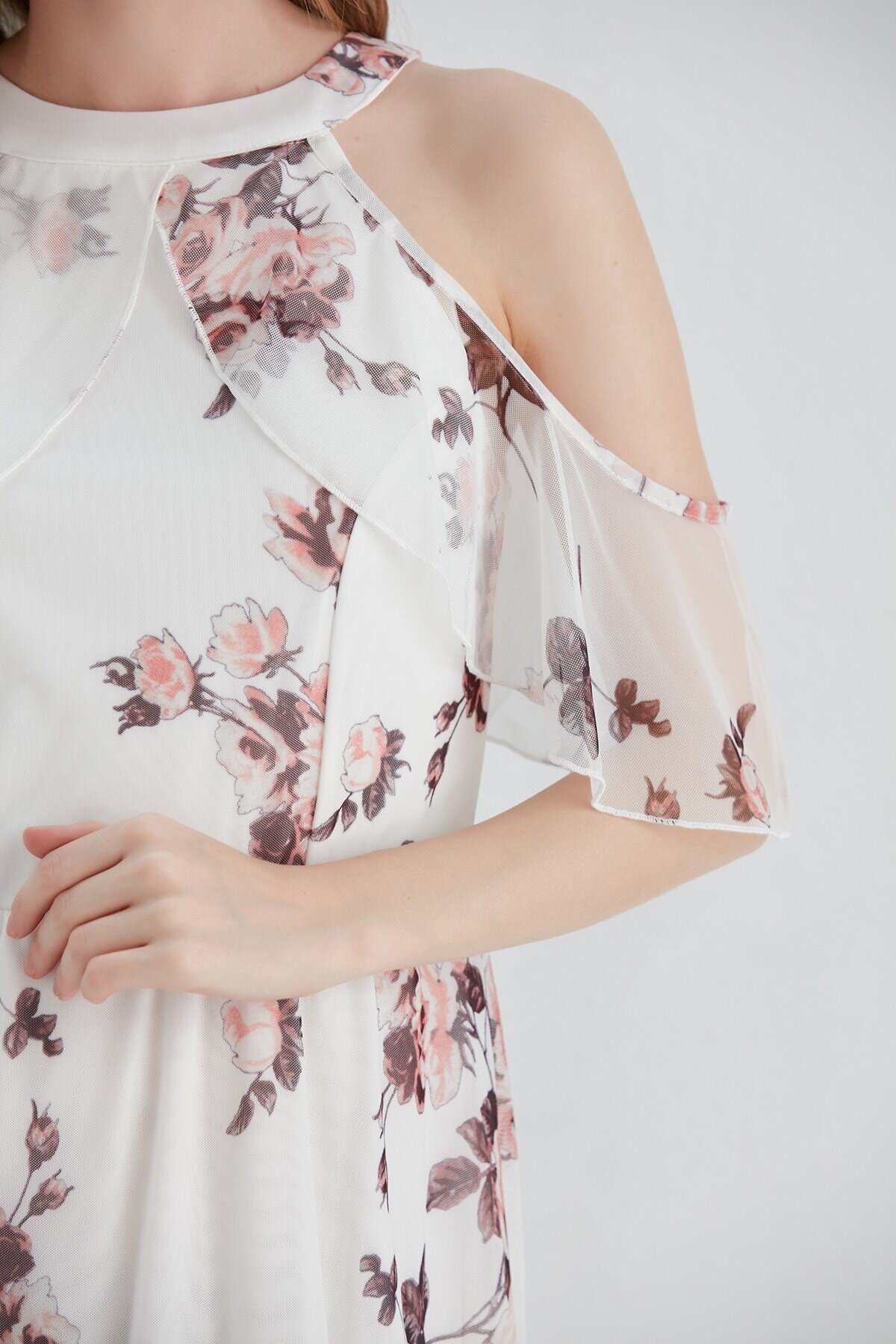 Kadın Tül Detaylı Omzu Açık Şık Rahat Kalıp Büyük Beden Abiye Elbise