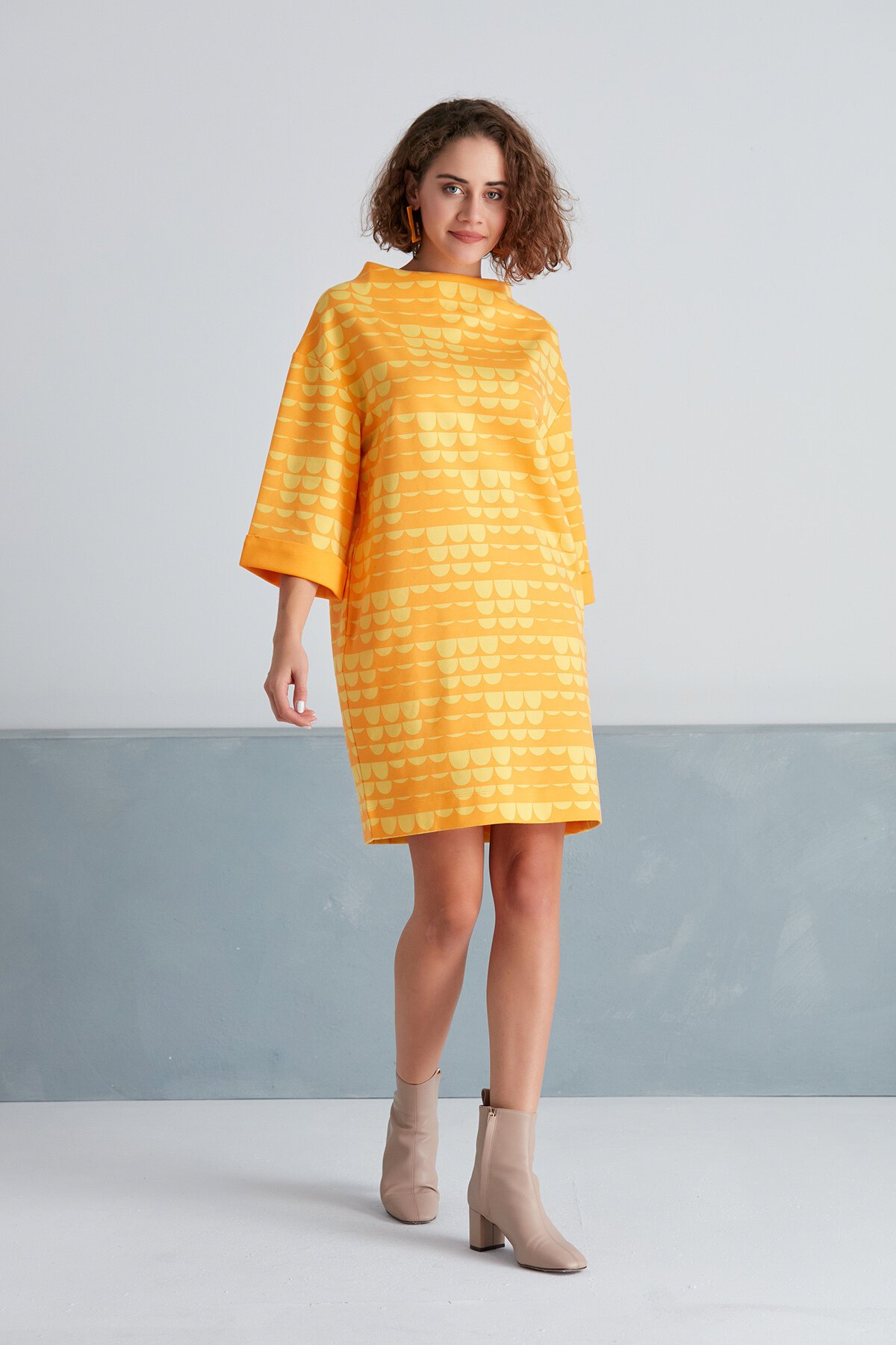 Kadın Turuncu Sarı Geometrik Desenli Oversize Büyük Beden Curve Spor Şık Elbise