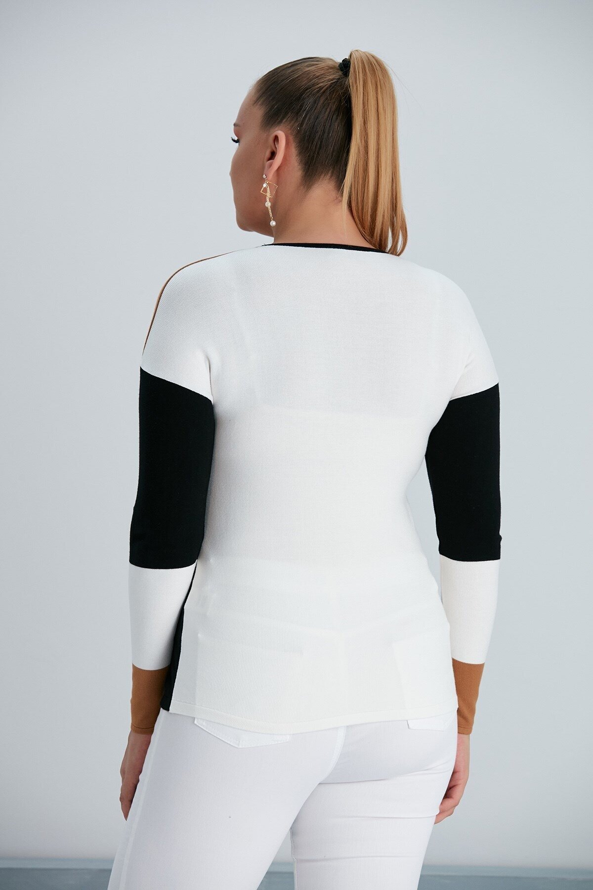 Kadın Üç Renkli Çiçek Desenli Taş Detaylı Premimum Kalite Şık Curve Anne Büyük Beden Triko Bluz