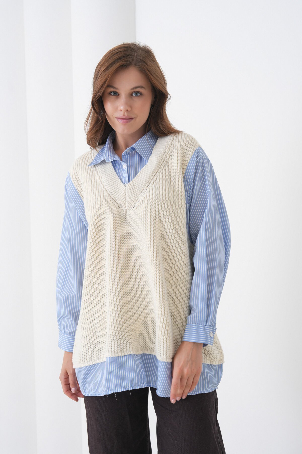 Kadın Uzun Kol Gömlek Yaka İçi Gömlekli Triko Yelekli Spor Şık Gömlek Kazak