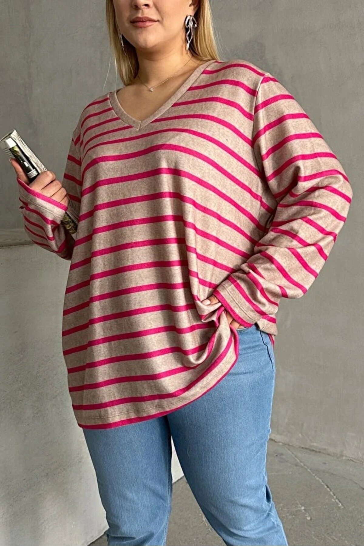 Kadın V Yaka Büyük Beden Oversize Kalıp Geniş Tunik Boy Yırtmaçlı Çizgili Uzun Kol Curve Yumoş Bluz