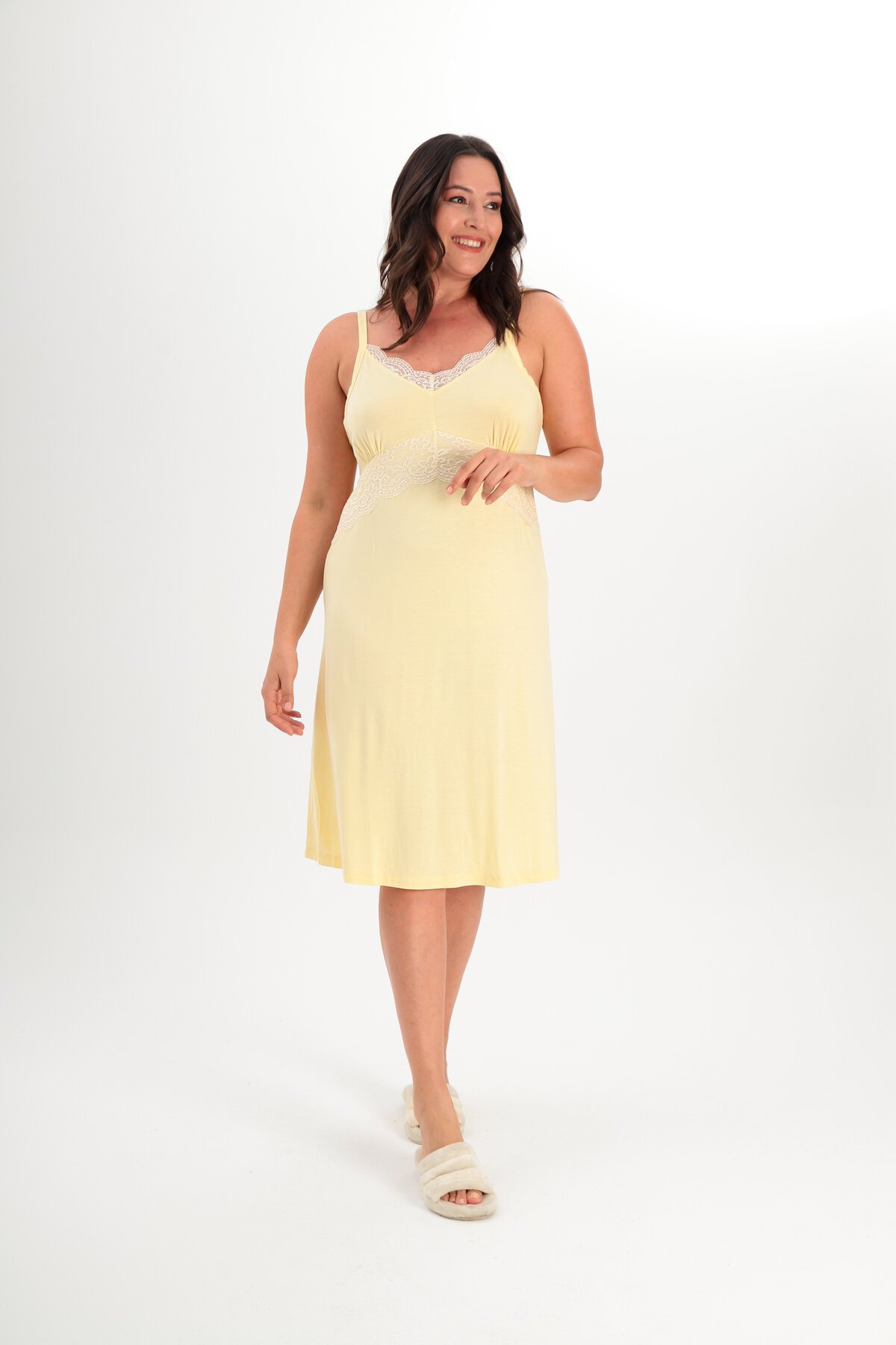 Kadın V Yaka Dantel Detay Askılı Şık Uzun Büyük Beden Curve Viskon Gecelik Elbise