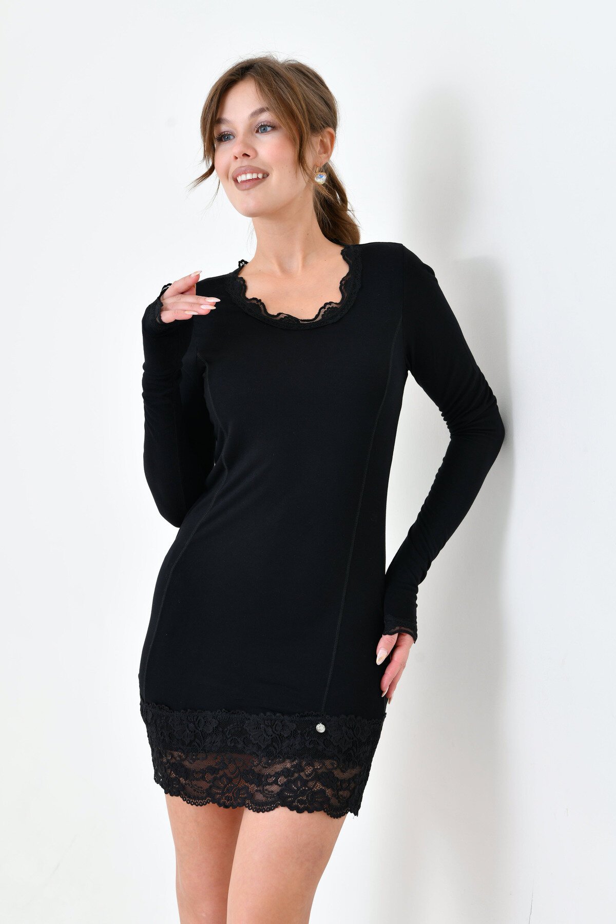 Kadın Viskon Dantel Detaylı Uzun Kol Curve Spor Şık Bluz Tunik