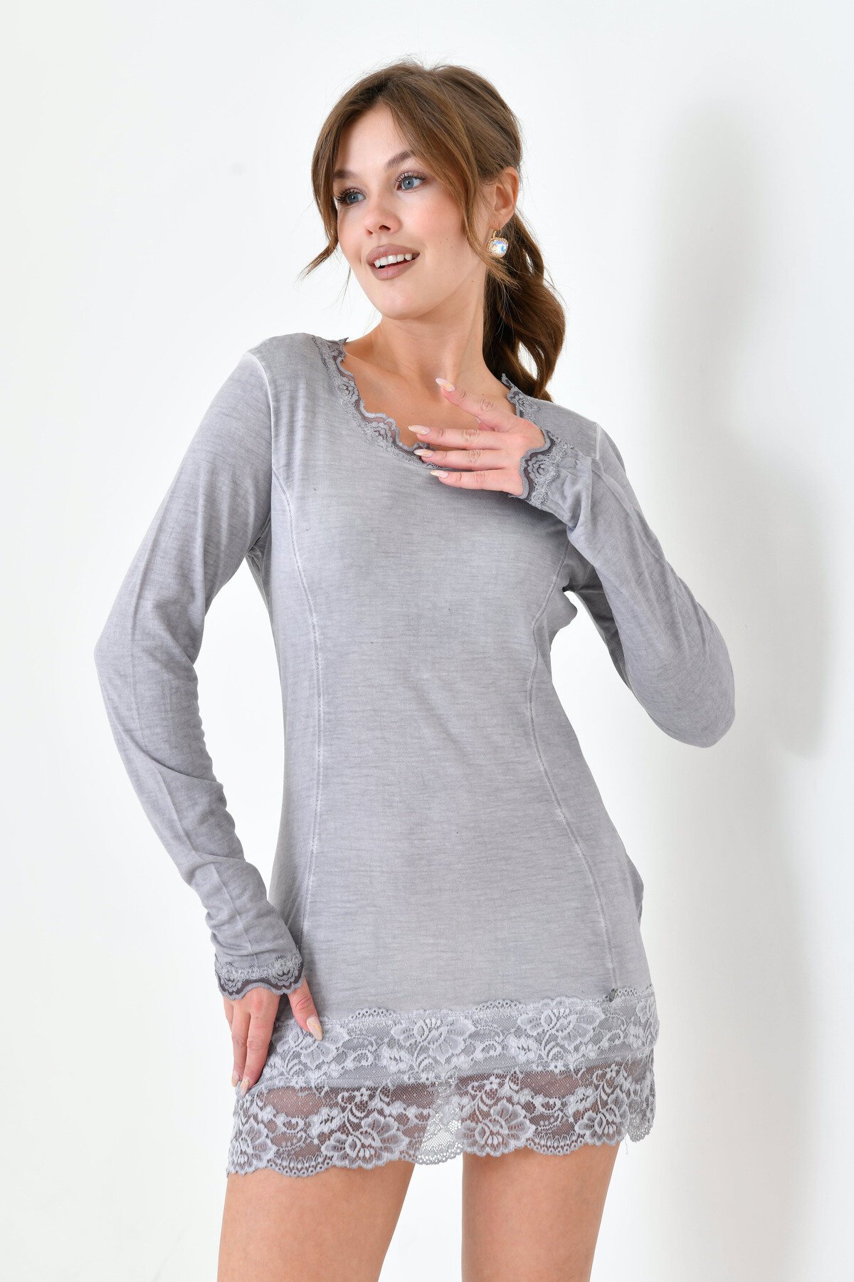Kadın Viskon Dantel Detaylı Uzun Kol Curve Spor Şık Bluz Tunik