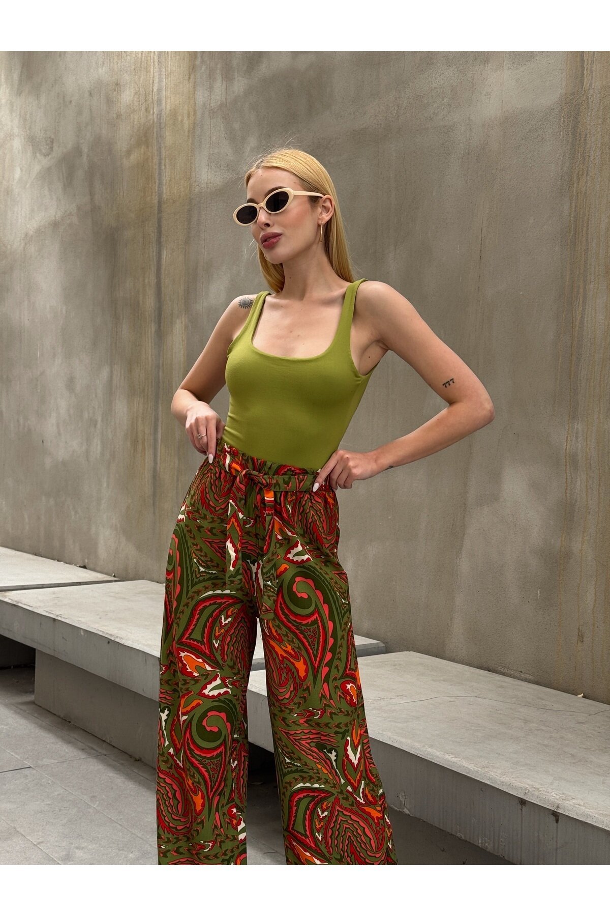 Kadın Yüksek Bel Kuşaklı Desenli %100 Viscose Pamuk Geniş Paça Şık Casual Büyük Beden Curve Pantolon